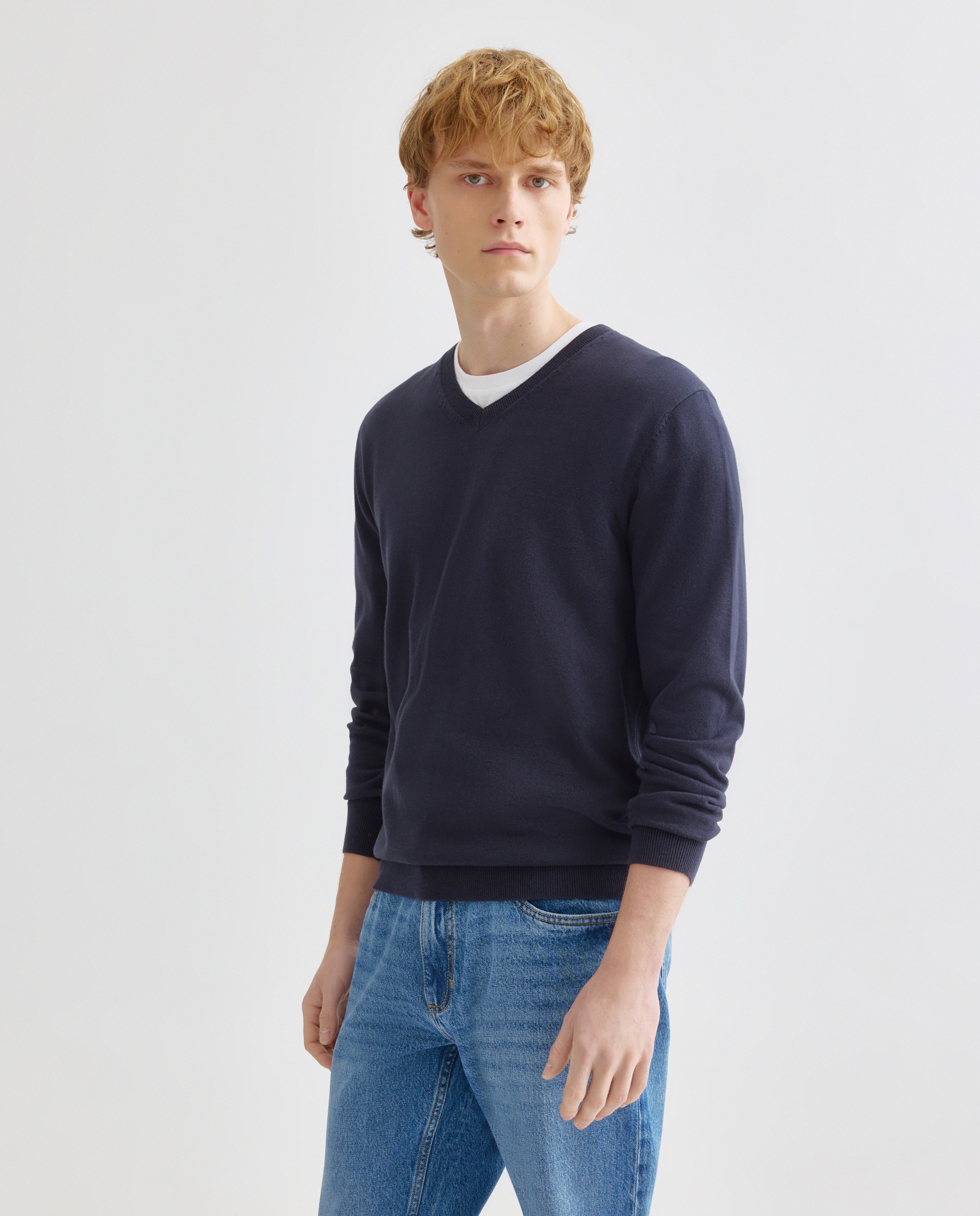 Imagen 0 de Jersey de hombre cuello pico liso algodón 100%