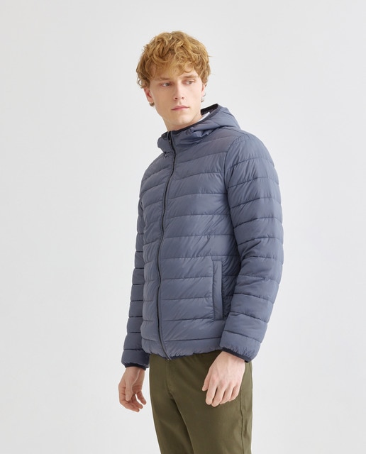 Imagen 0 de Chaqueta hombre ultraligera capucha con relleno reciclado