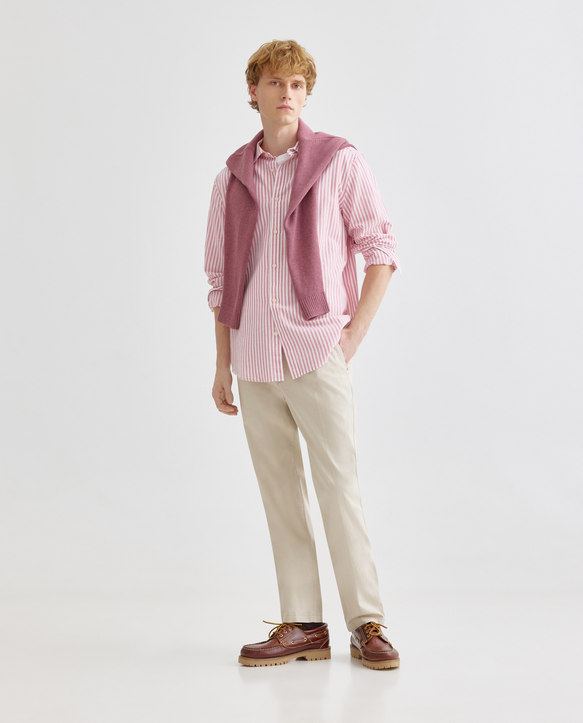 Imagen 0 de Pantalón hombre chino con pinzas