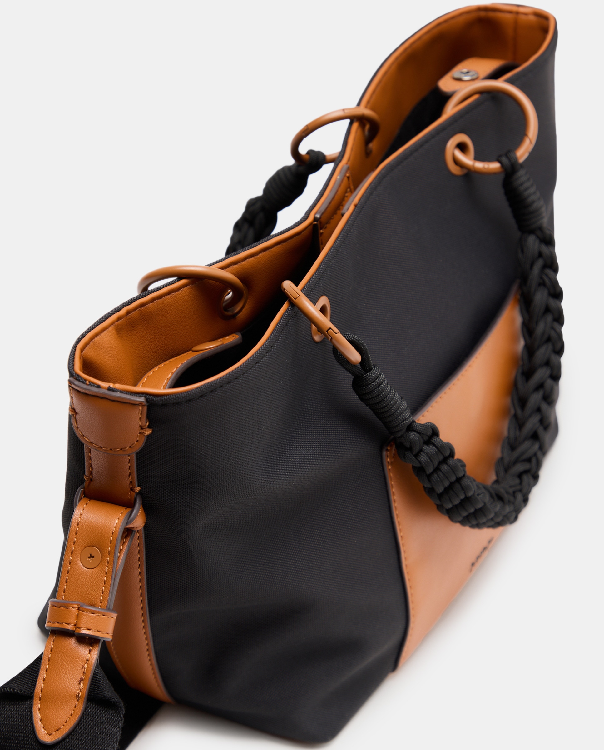 Mala a Tiracolo com Alça Entrançada Preto-4