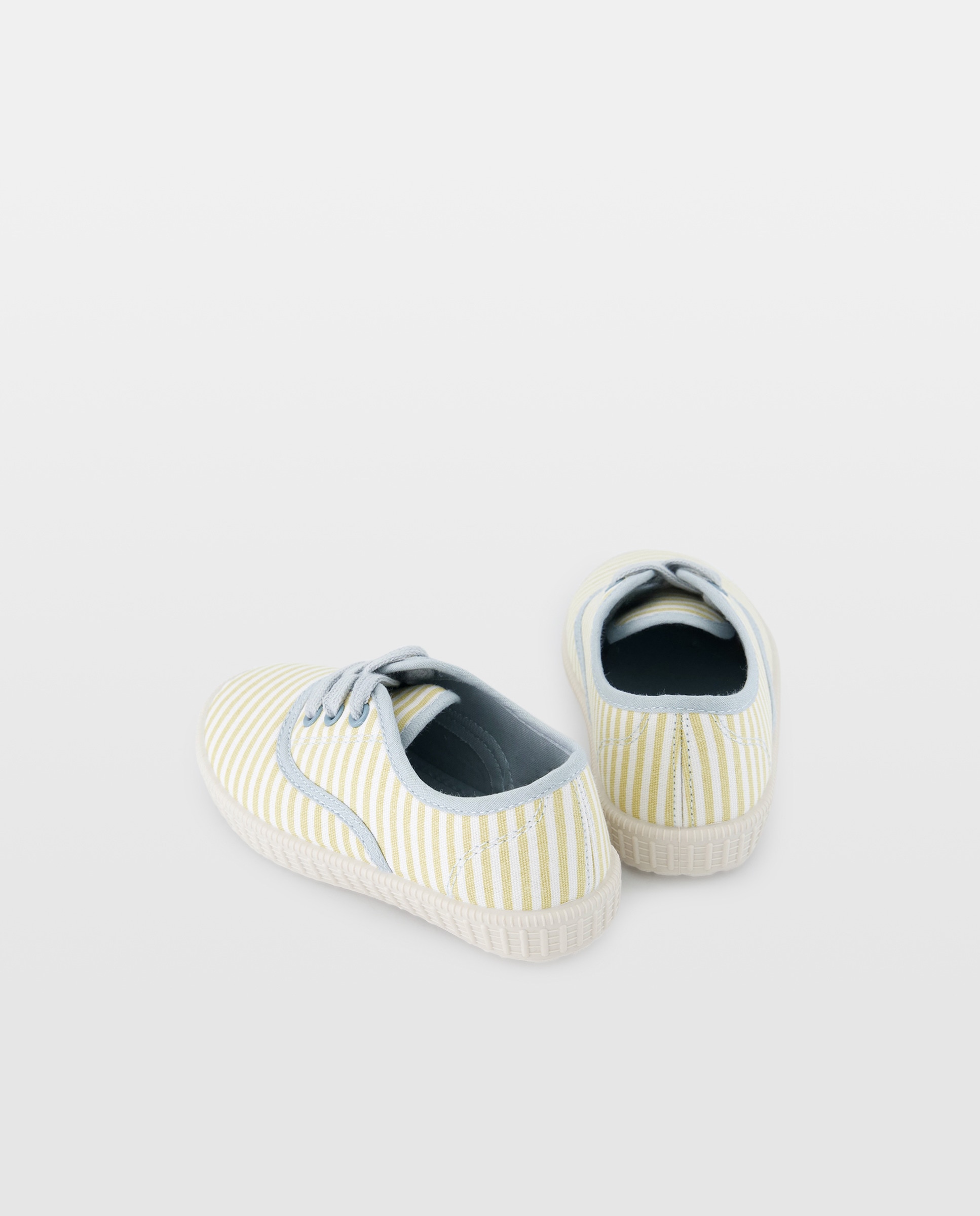 Lona bebés estamapadas con cordones y suela flexible Pistacho-3