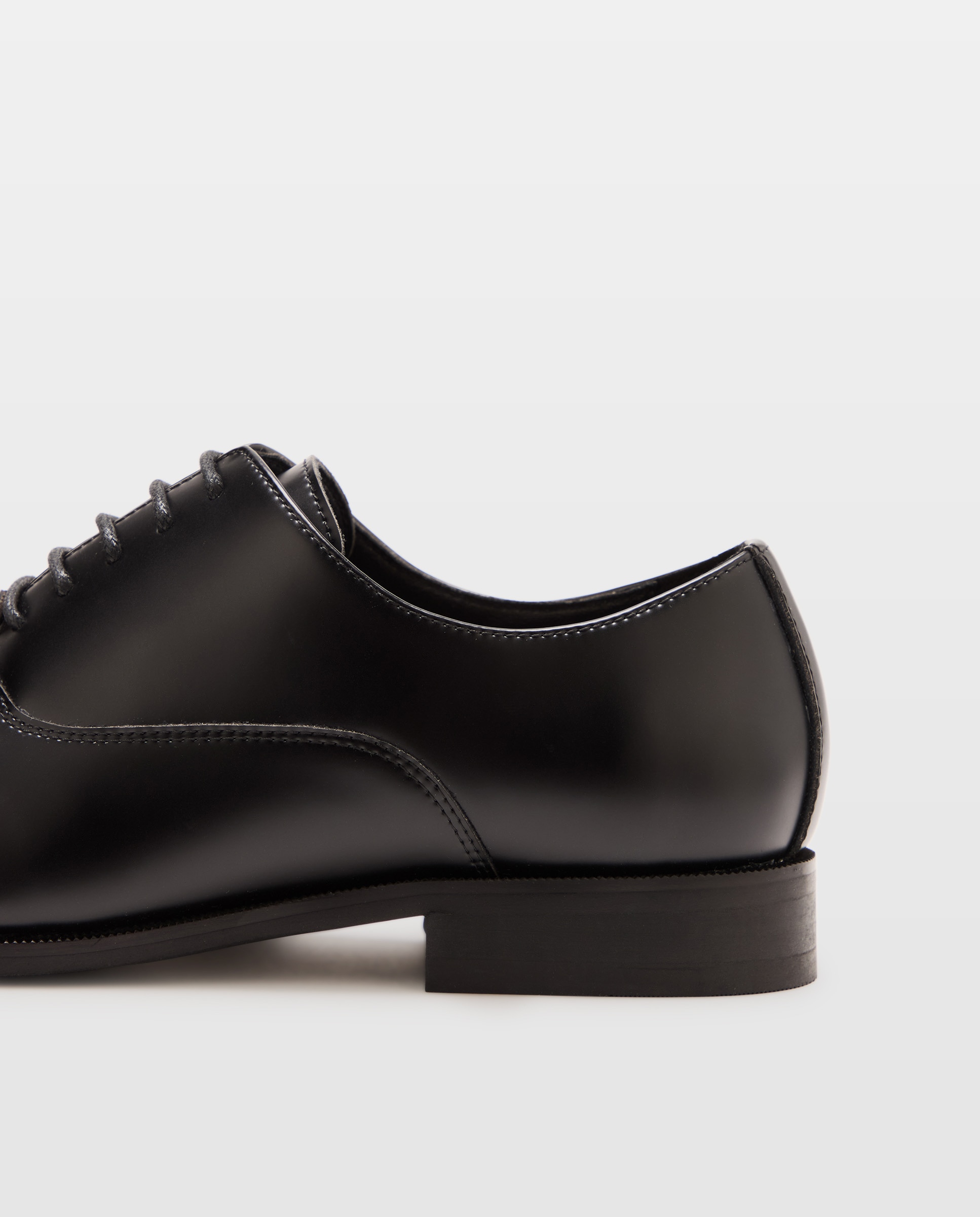 Sapatos em Pele com Atacadores Preto-5