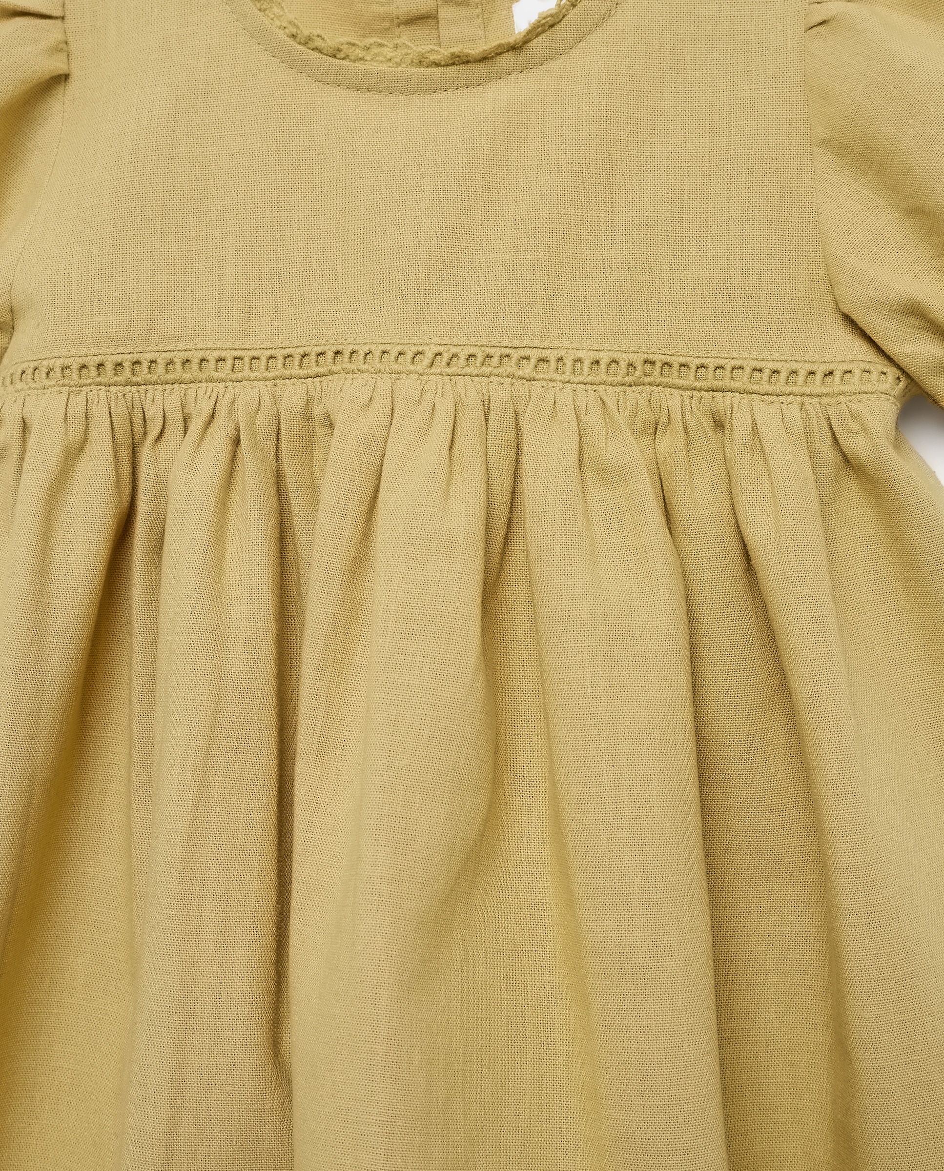 Vestido bebé niña de lino con vainica liso 560 Oliva-3