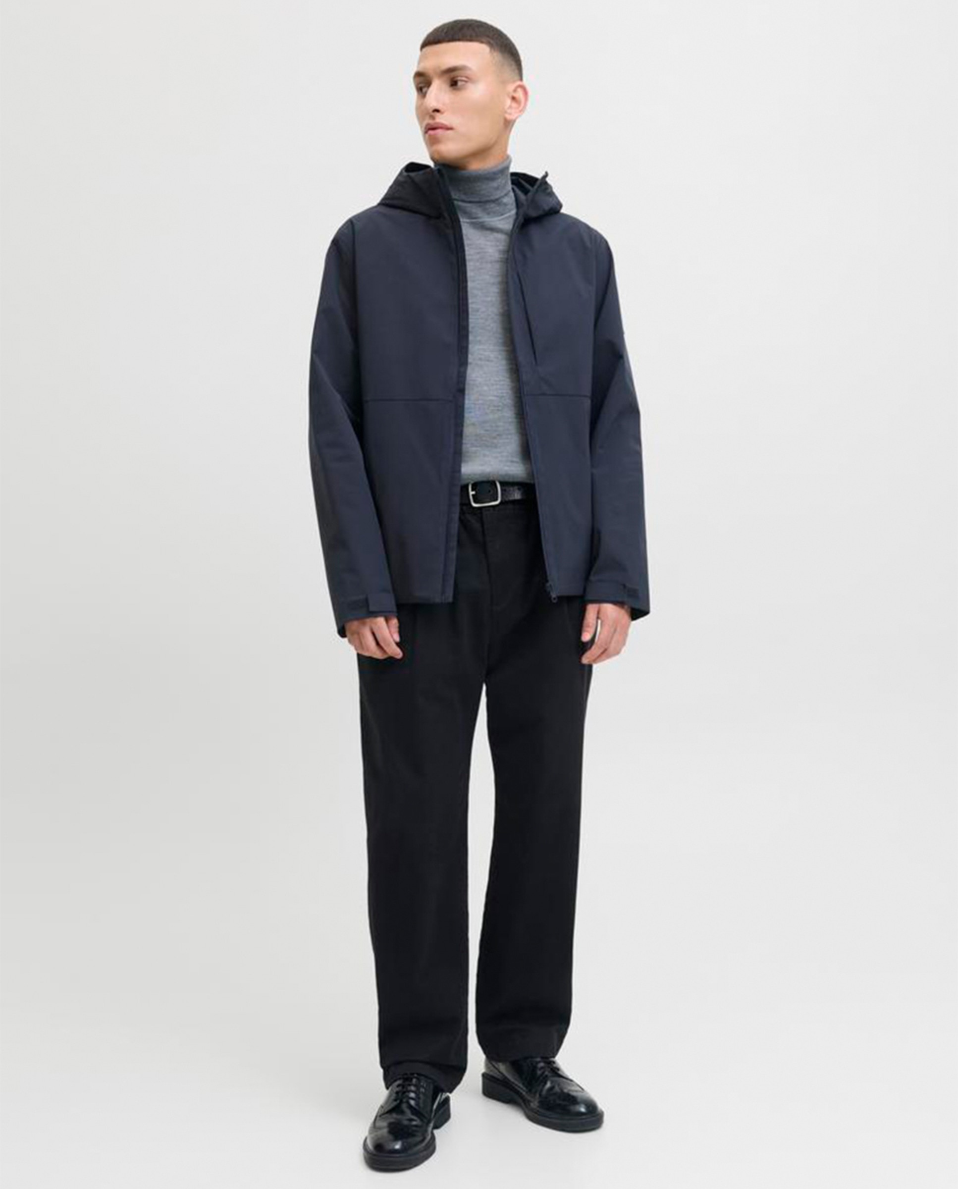 Casaco Ligeiro Softshell com Capuz Preto-7