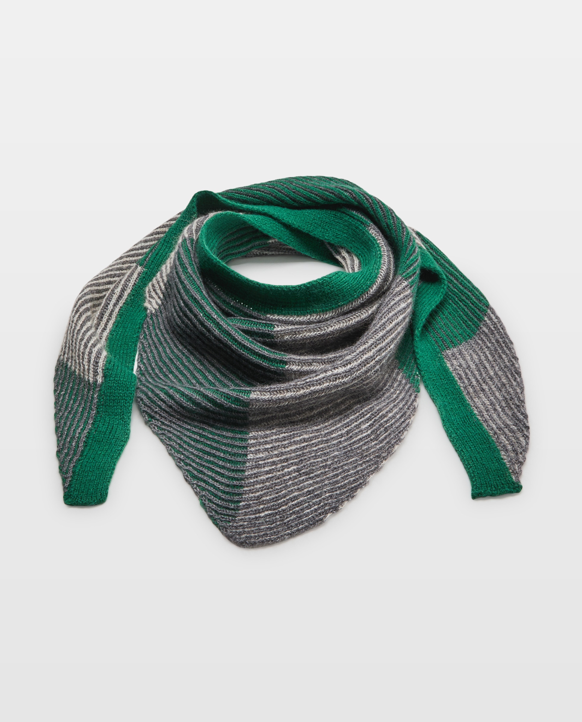 Cachecol Triangular Olly Verde-2