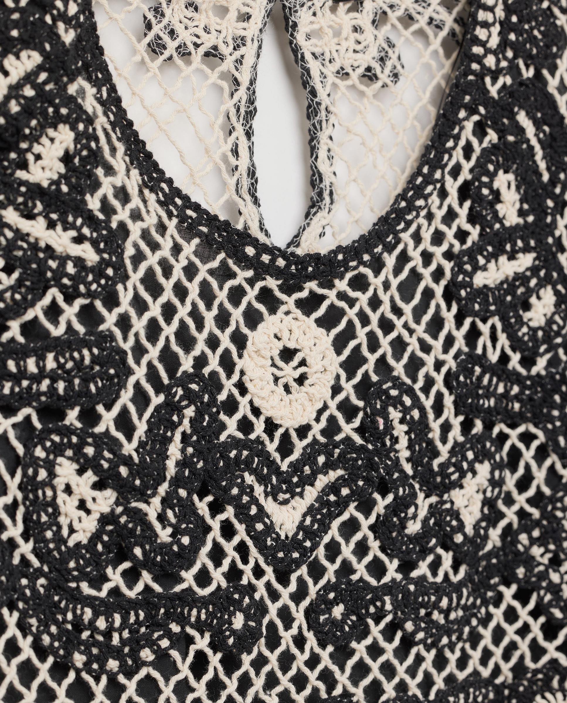 Top de Manga Curta com Crochet Preto-6