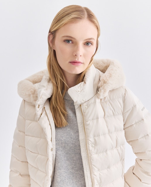 Imagem 0 de Blusão Acolchoado Comprido com Capuz