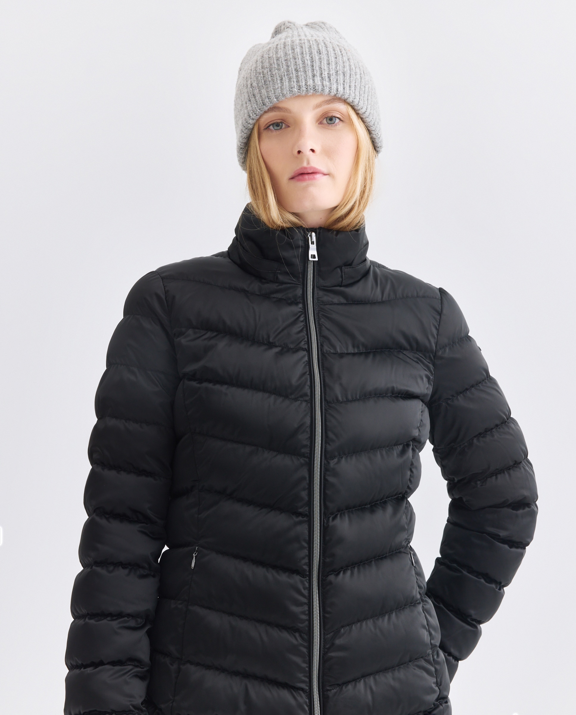 Casaco Comprido com Capuz Desmontável Preto-4