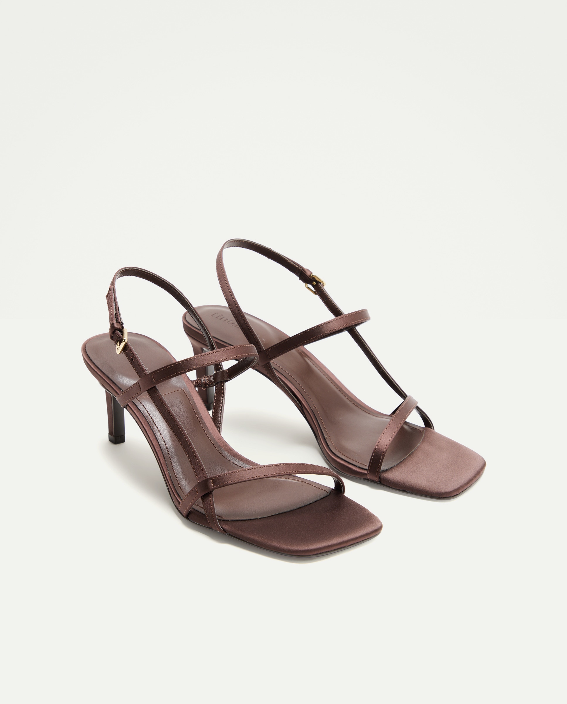 Imagem 0 de Sandálias de Salto com Tiras Finas