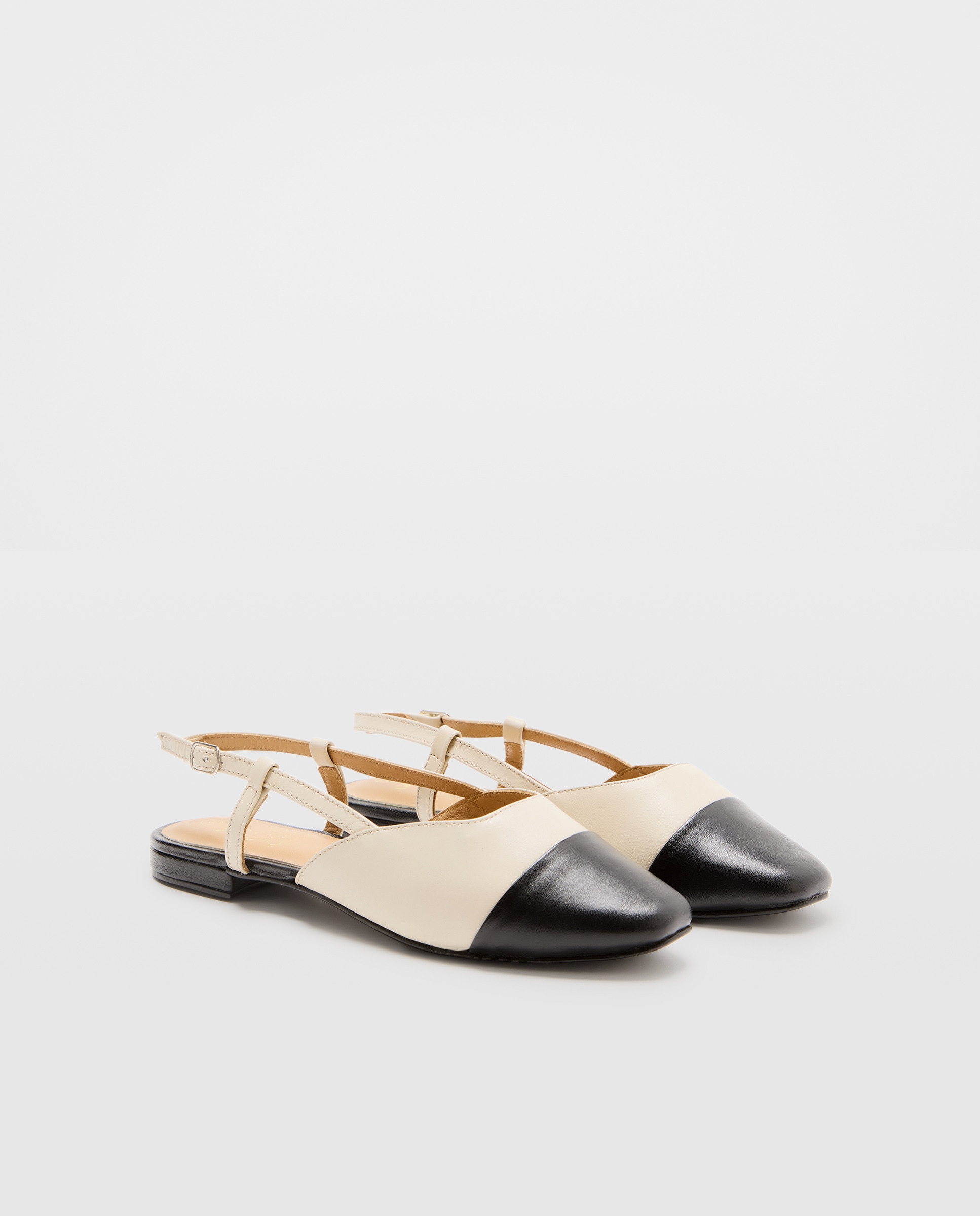 Zapato de mujer de piel destalonado puntera Negro-2