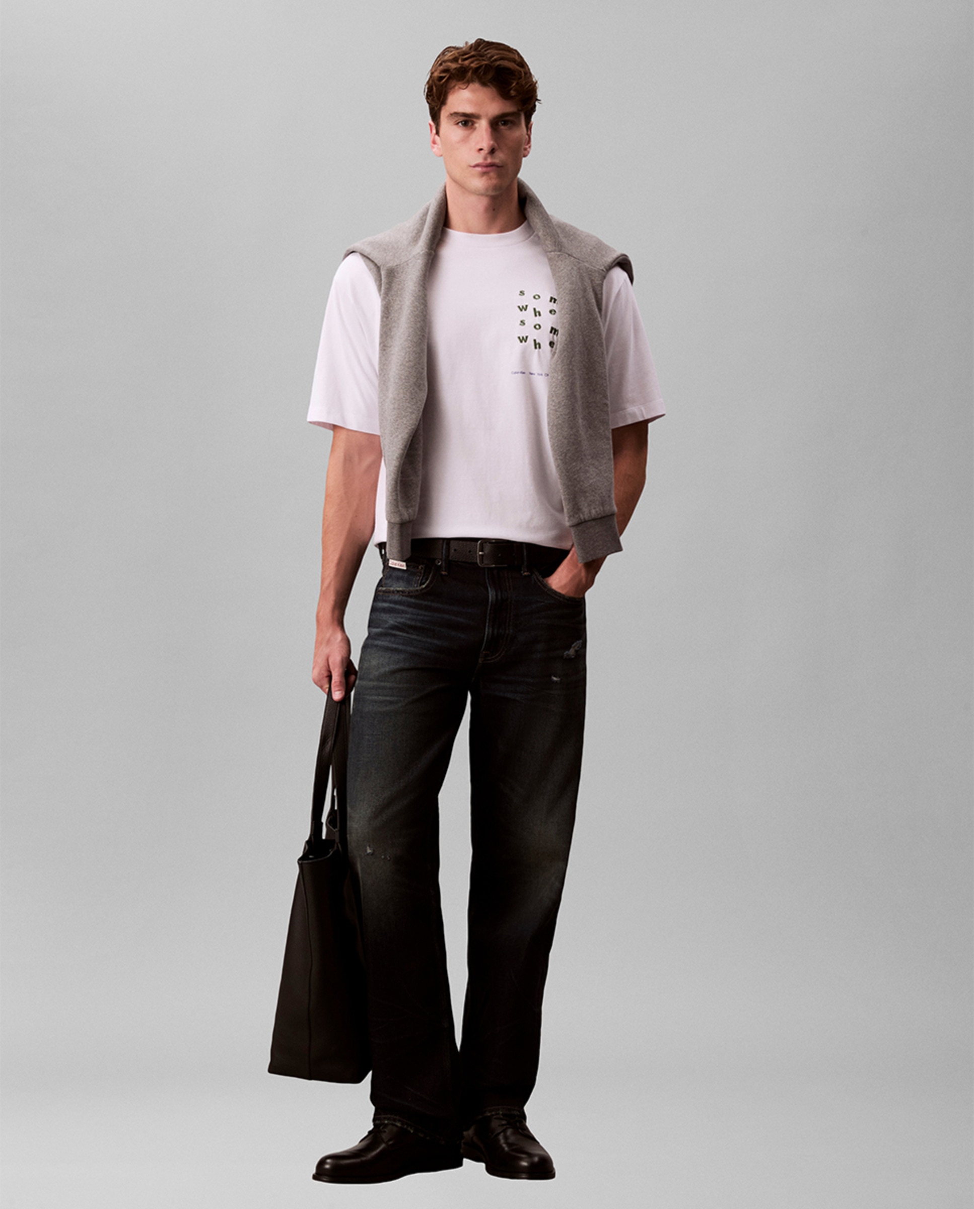 T-shirt com Letras Bordadas Branco-5