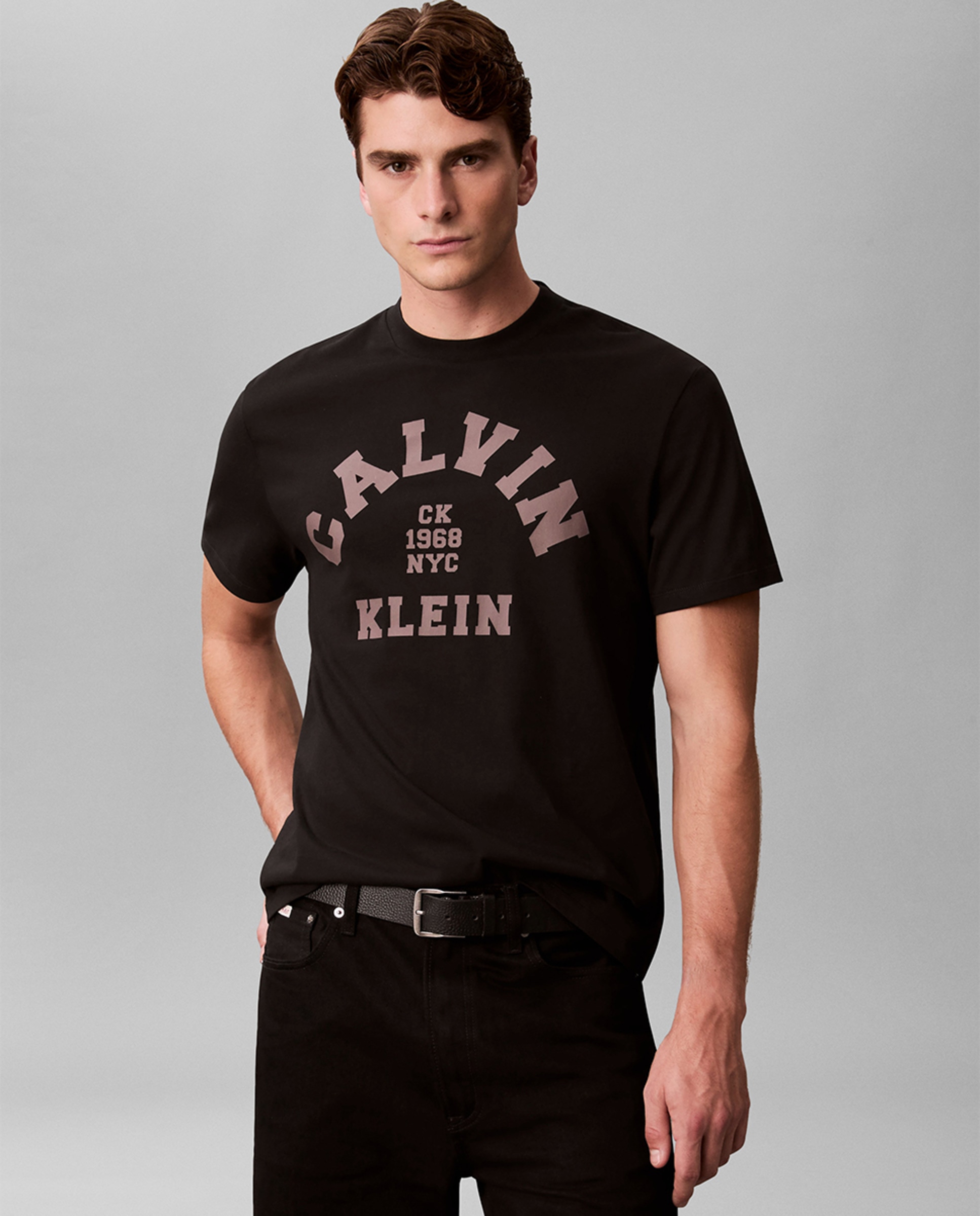 T-shirt Calvin College Preto-1