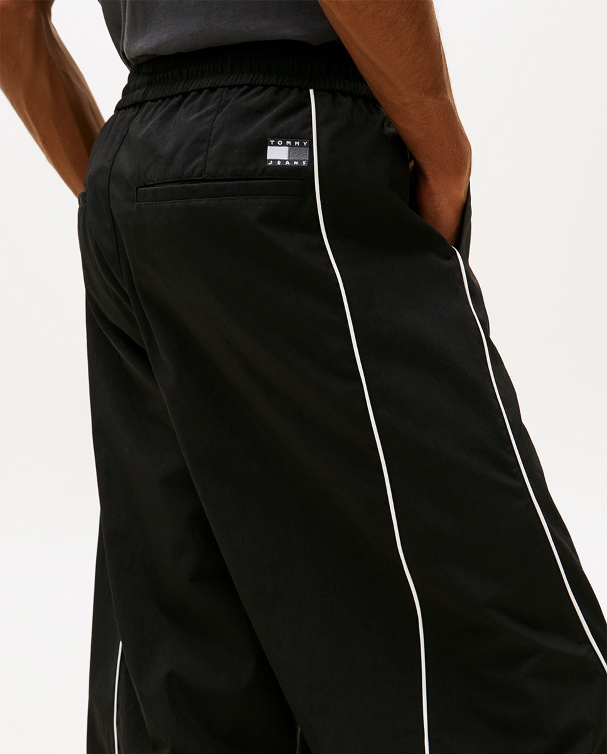 Calças Loose Fit Preto-4