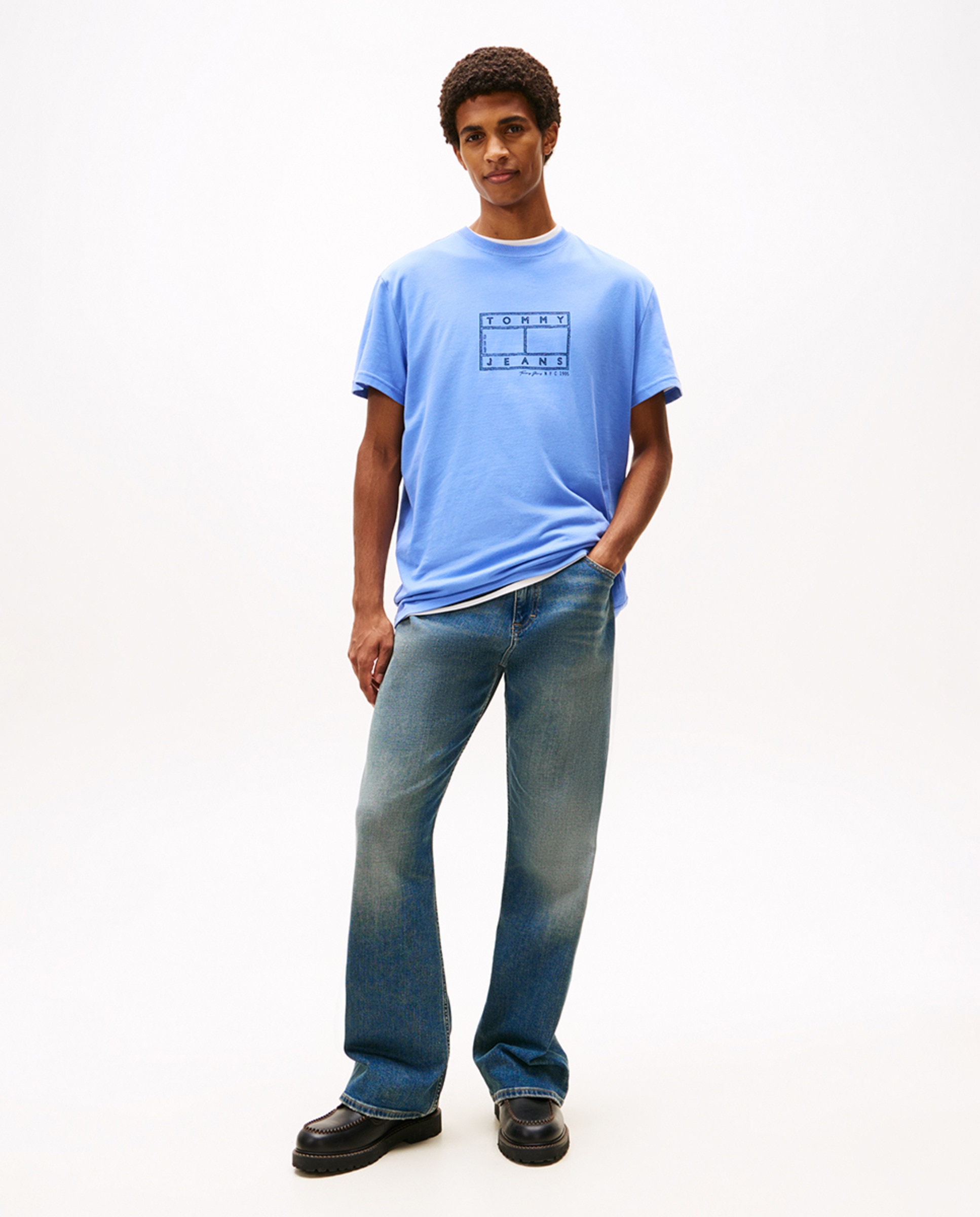 Imagen 5 de Camiseta de hombre regular fit de manga corta - Tommy Jeans - Azul Azul