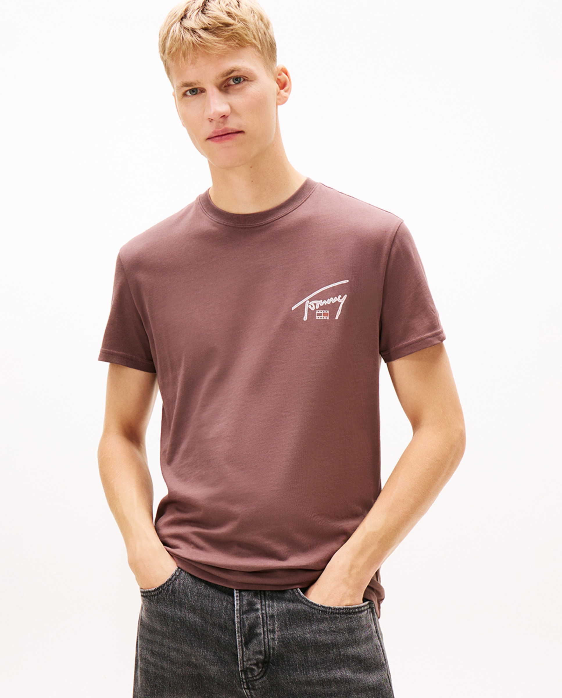 T-shirt Regular Fit de Manga Curta Castanho-escuro-1