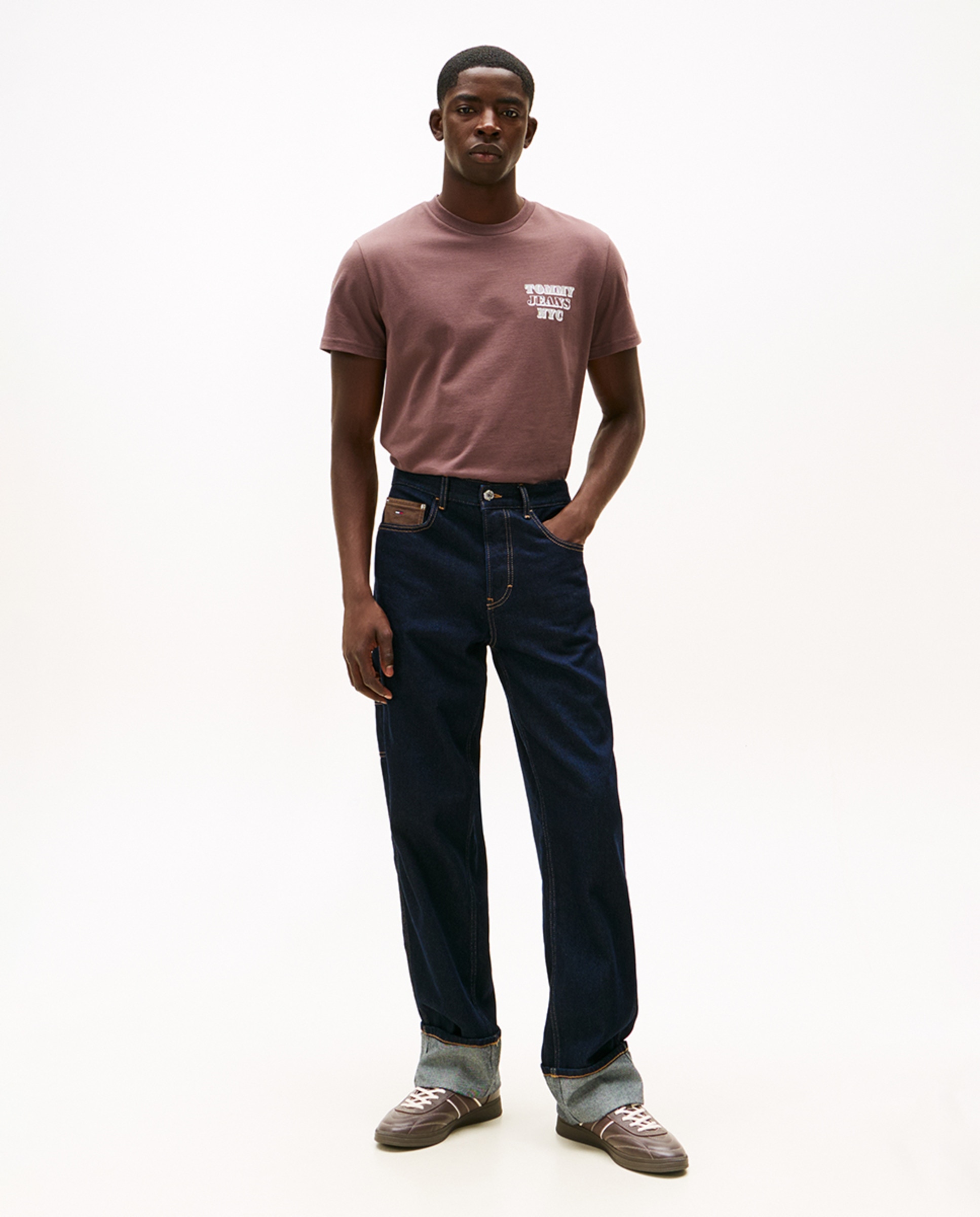 T-shirt Slim Fit com Manga Curta Castanho-escuro-5
