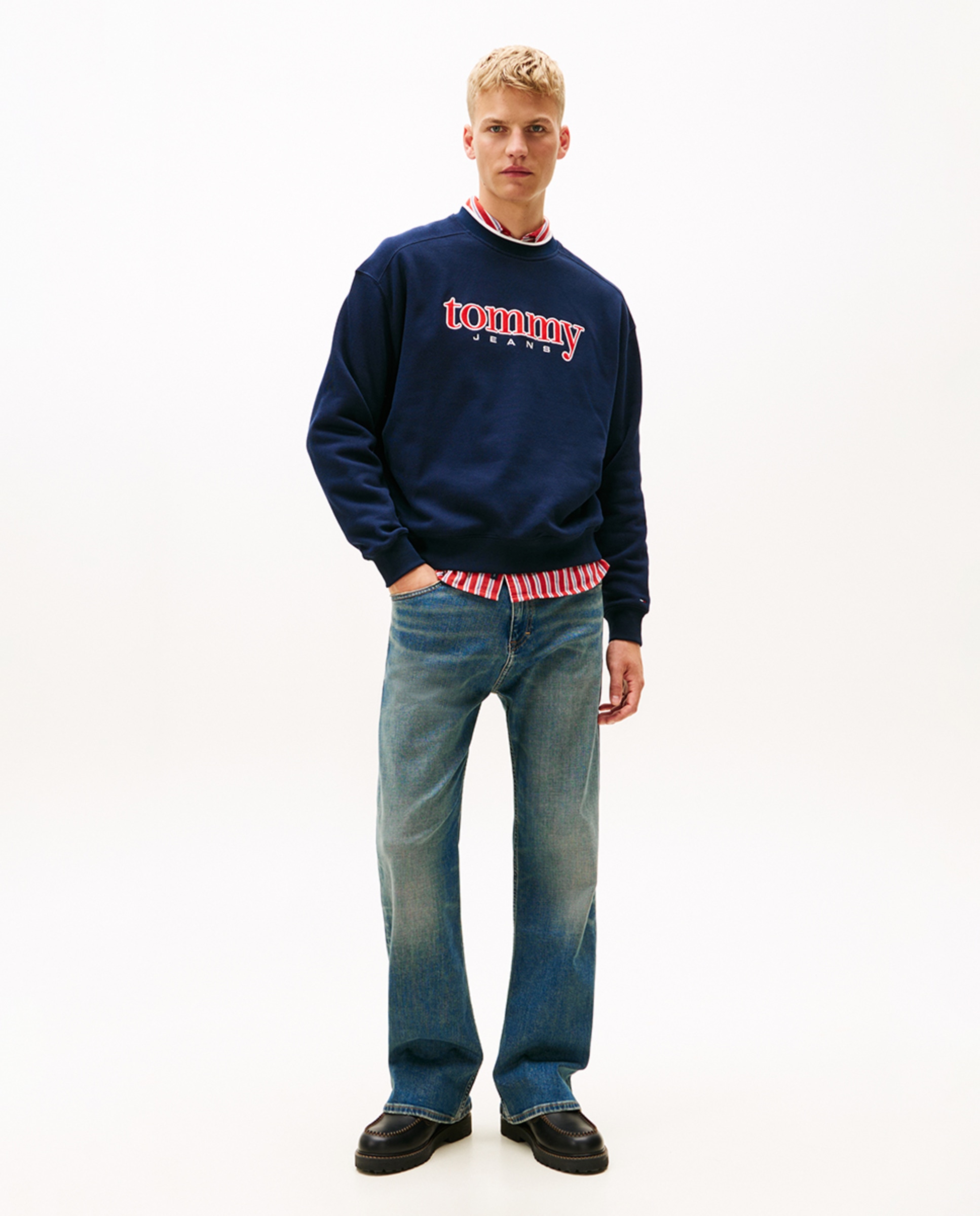 Sweatshirt 90s Fit com Gola Redonda Azul-marinho-5