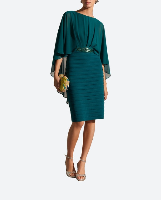 Imagen 0 de Vestido corto con jaretas y broche en la cintura