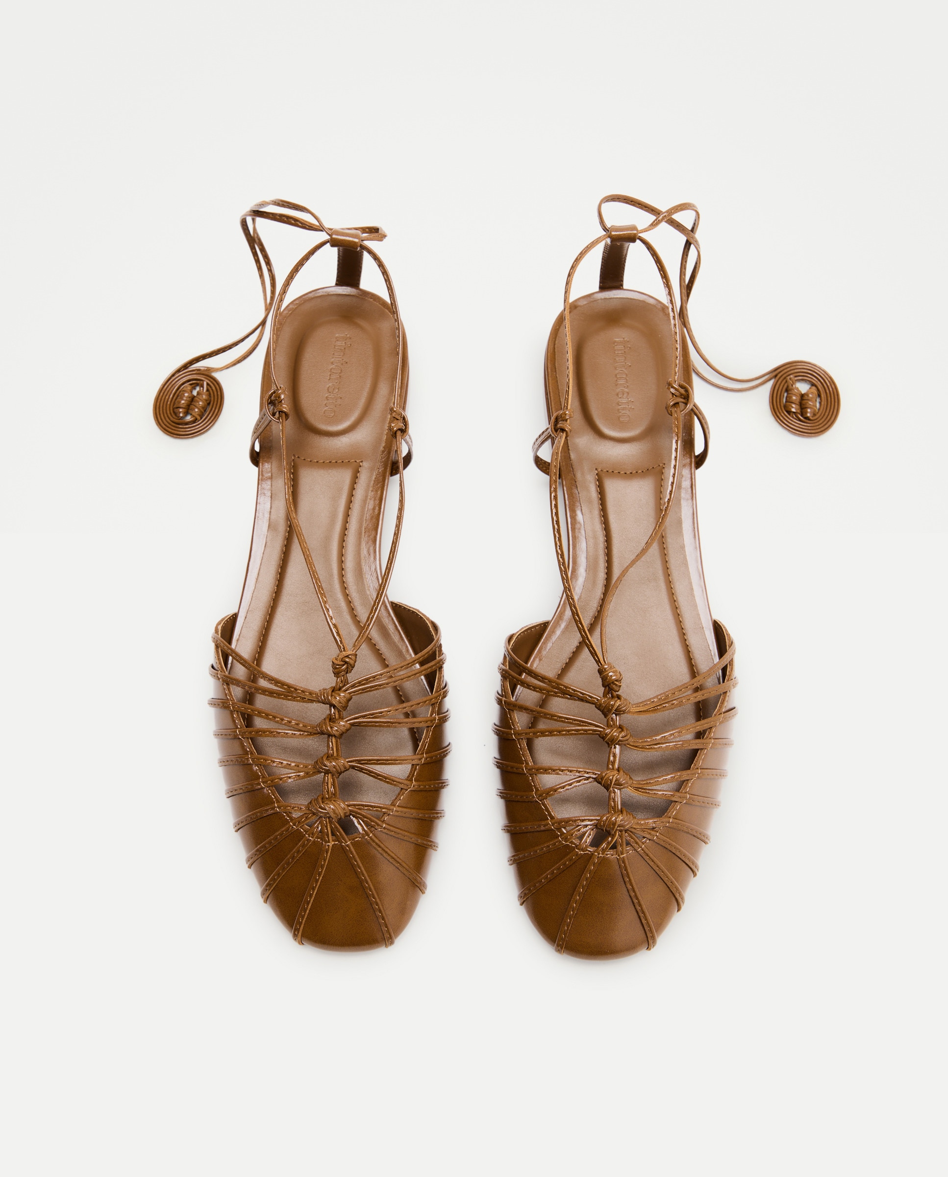 Imagem 0 de Sapatos Rasos com Nós