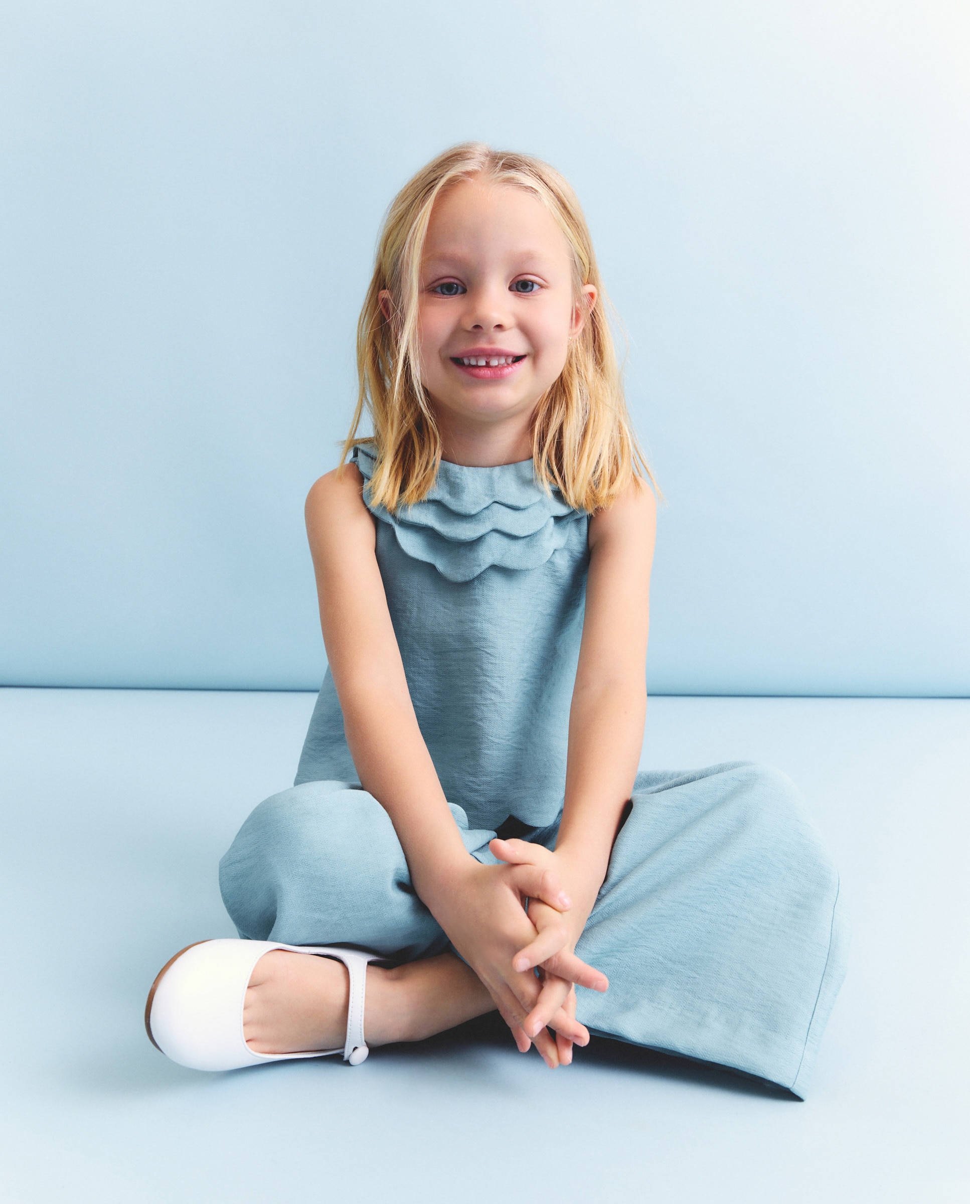 Imagem 0 de Macacão sem Mangas com Festões e Efeito de 2 Capas