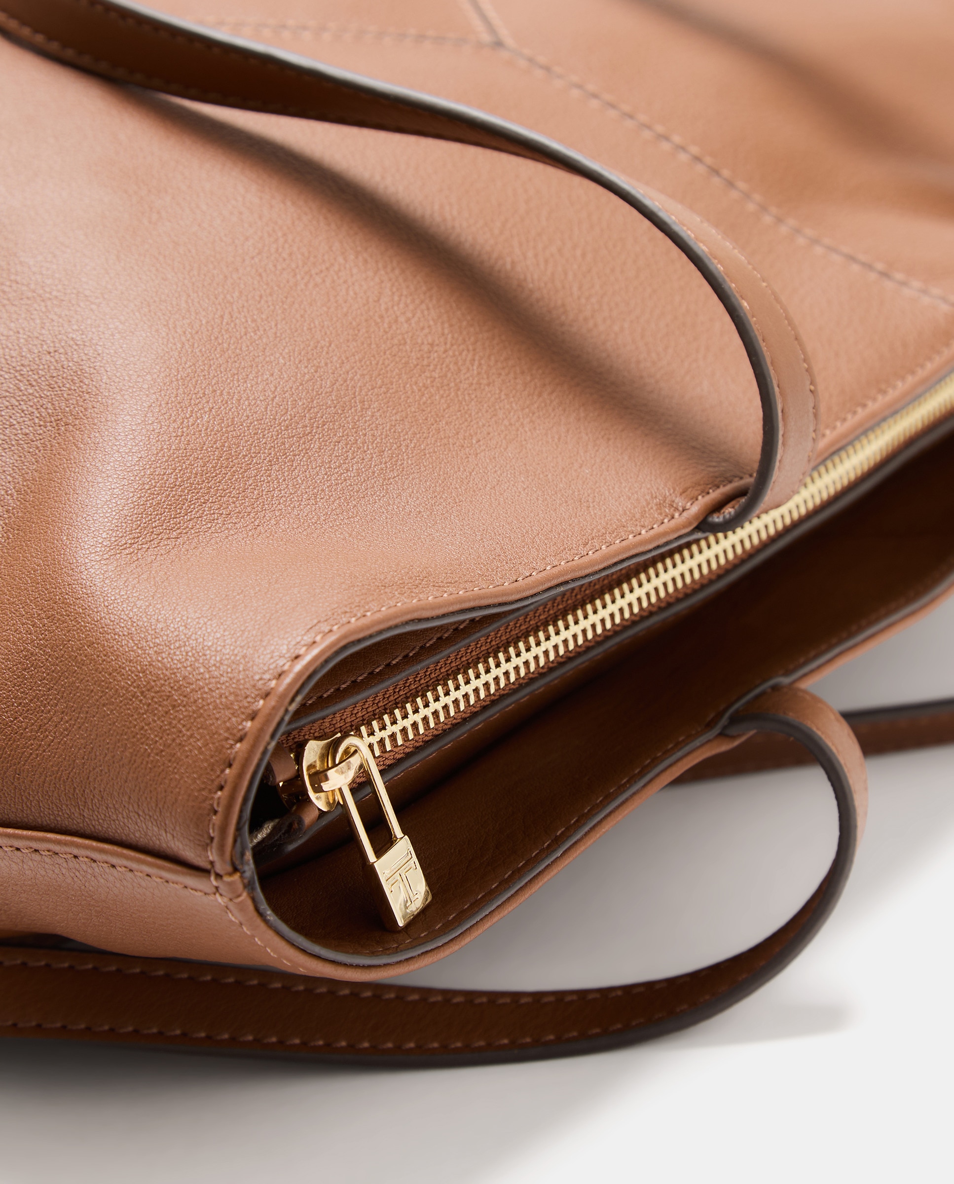 Mala Shopper em Pele com Peças e Fecho de Correr 730 Camel-4