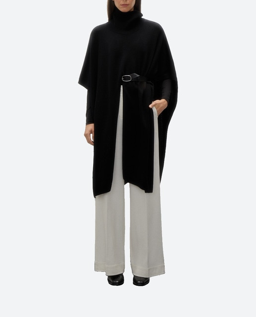 Imagen 0 de Capa de mujer de punto cuello alto