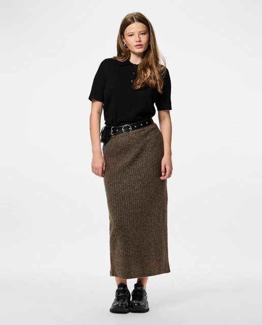 Imagem 0 de Saia Midi de Malha com Aberturas Laterais