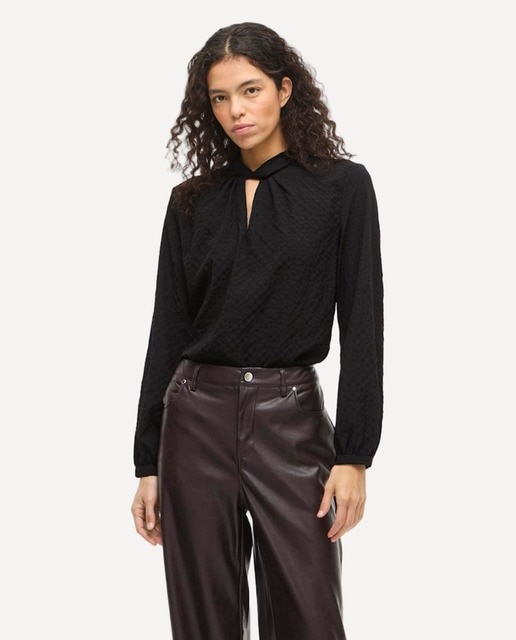 Imagen 0 de Camisa de mujer con escote en forma de V