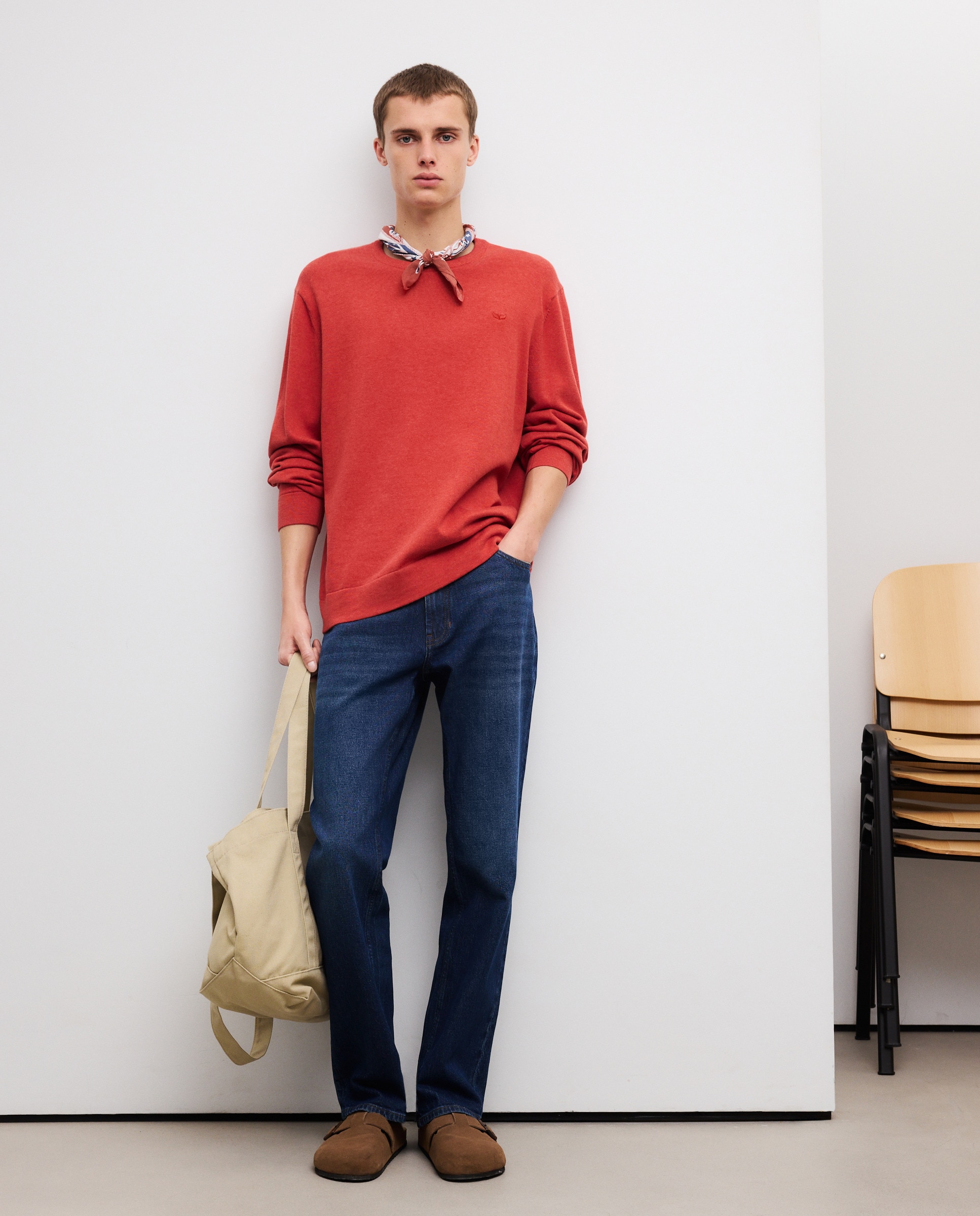 Imagem 0 de Camisola de Malha Lisa Básica com Decote Redondo