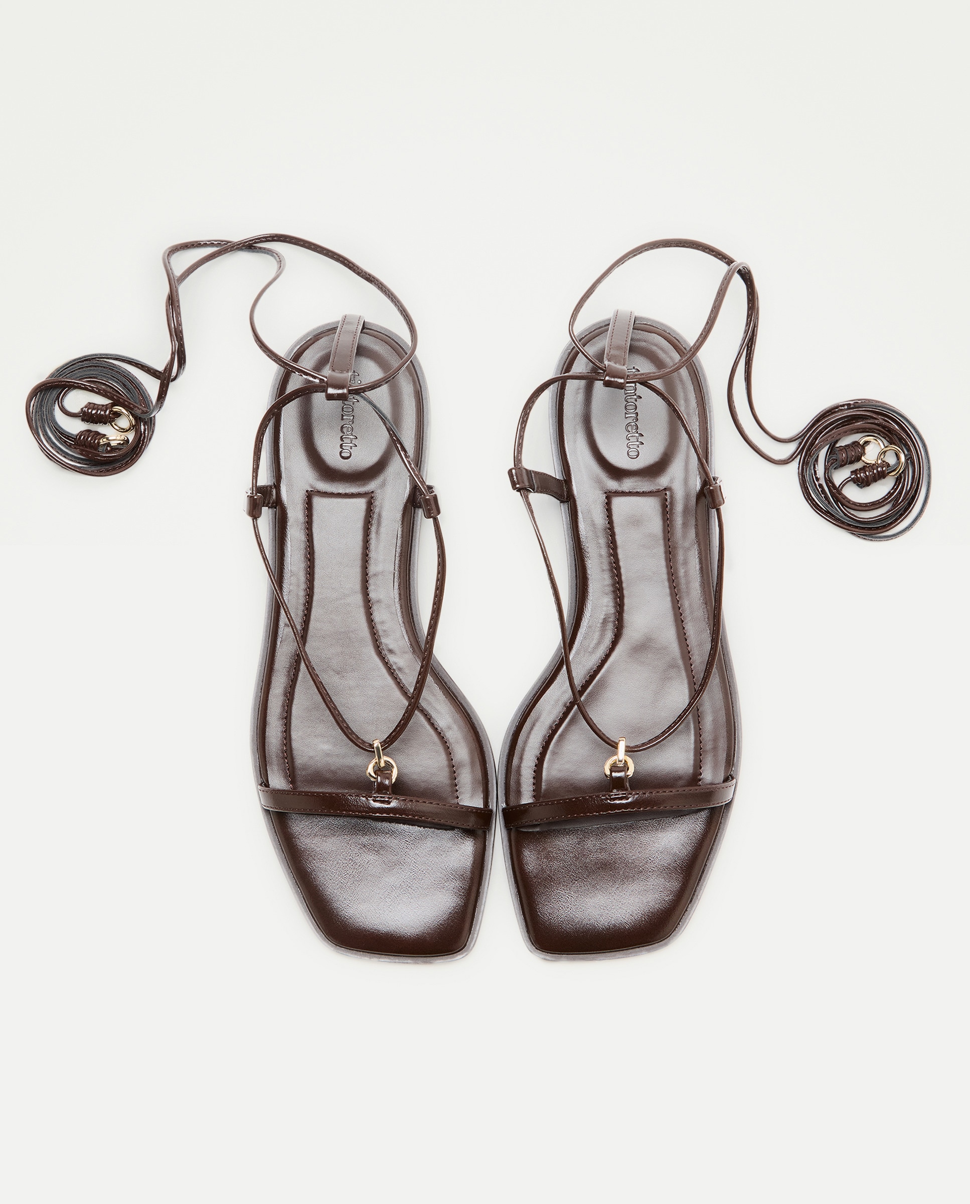 Sandálias Rasas com Anel no Dedo Chocolate-4