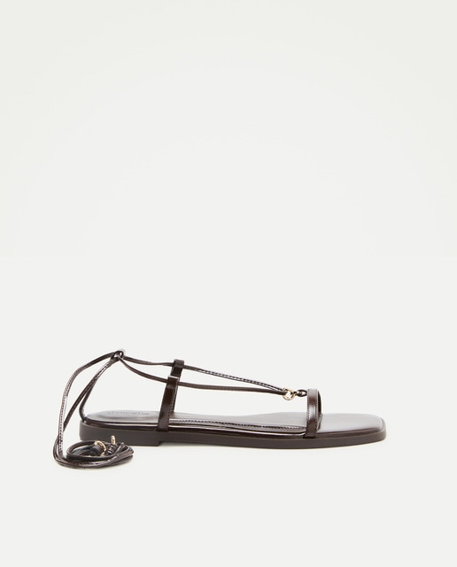 Imagem 0 de Sandálias Rasas com Anel no Dedo