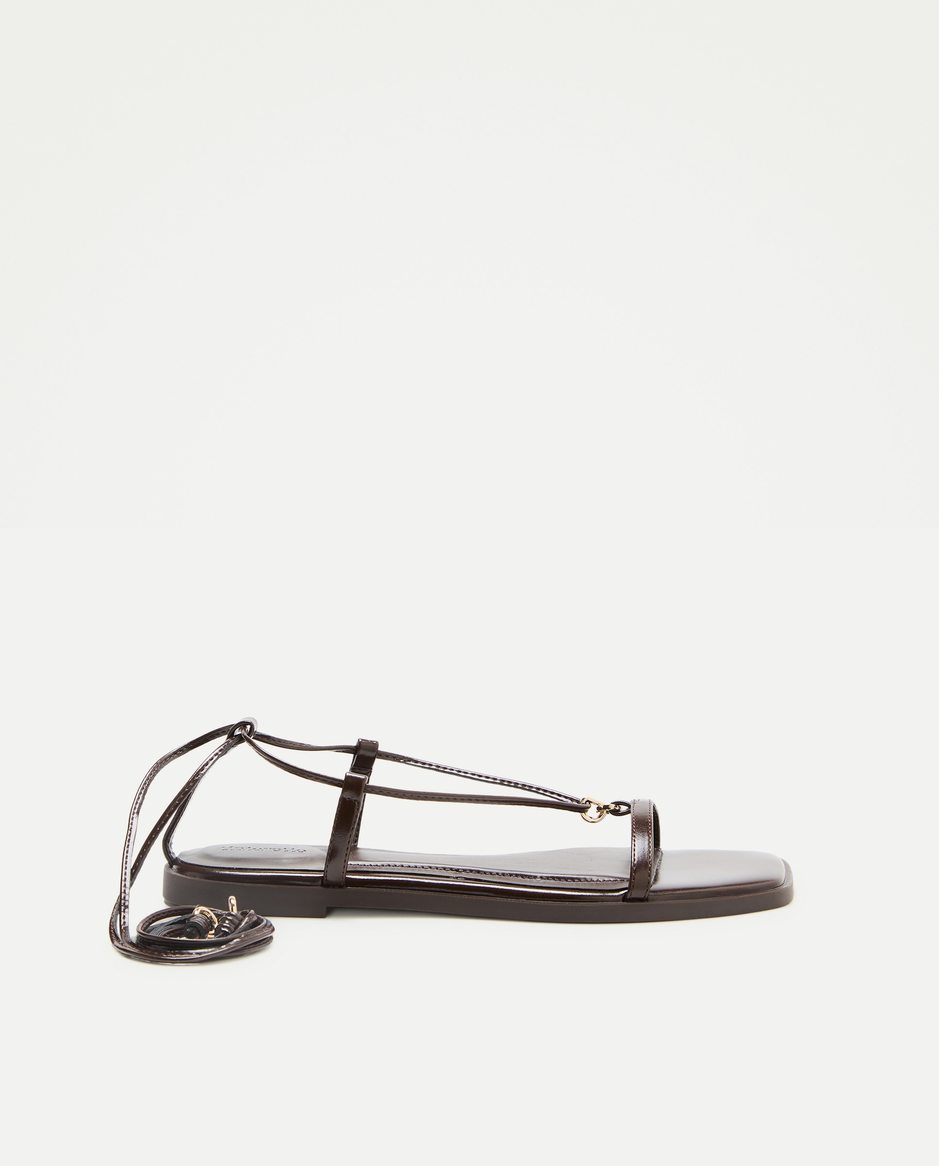 Sandálias Rasas com Anel no Dedo Chocolate-1