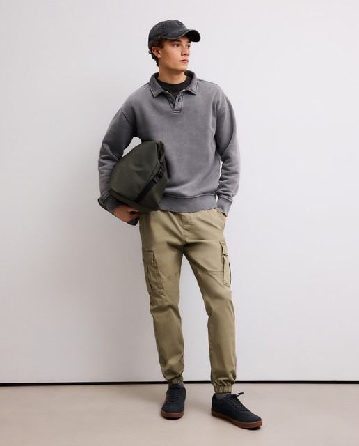 Imagem 0 de Calças Multibolsos com Elástico na Parte Inferior