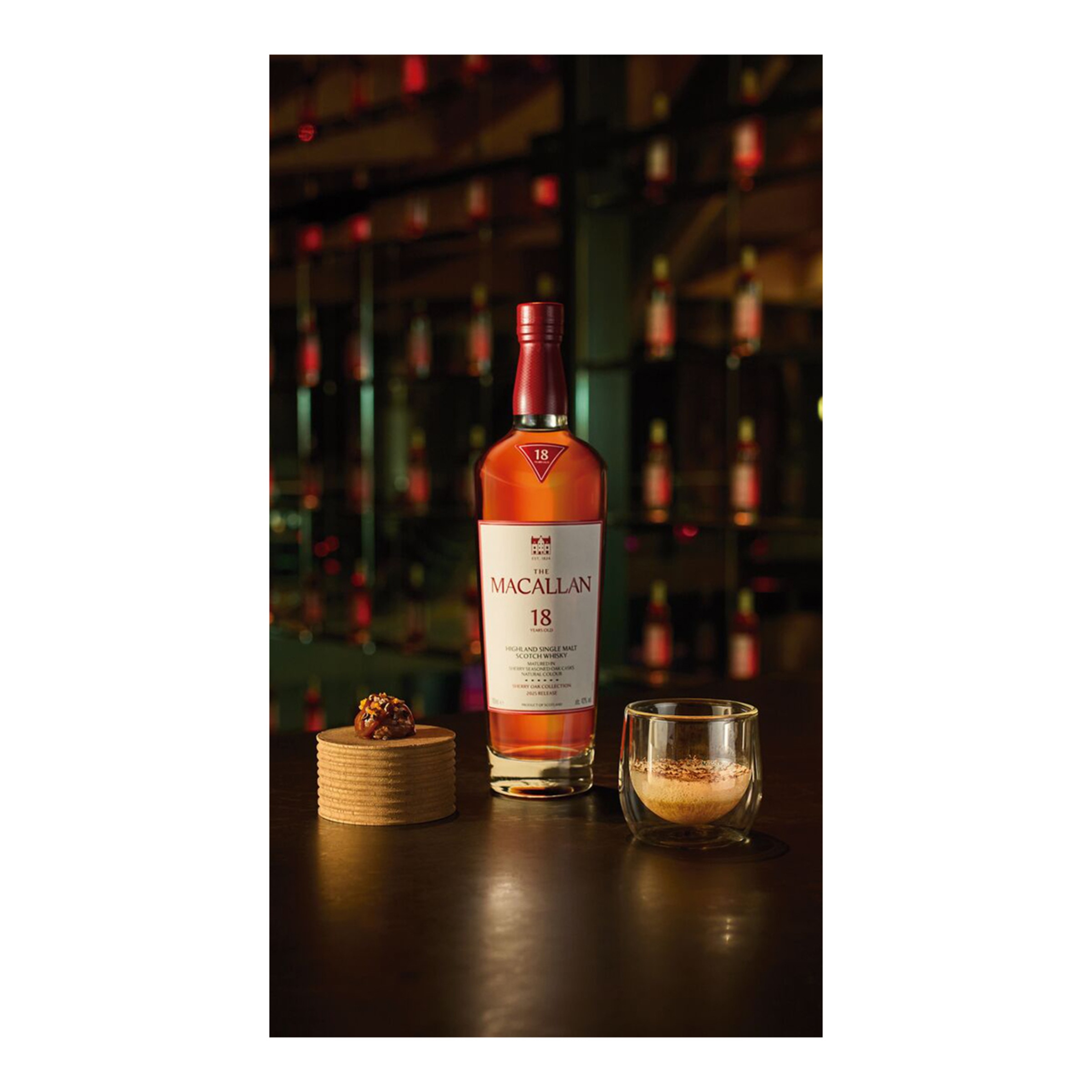 Estuche whisky escocés The Macallan Sherry Oak Cask 18 Years Old 3