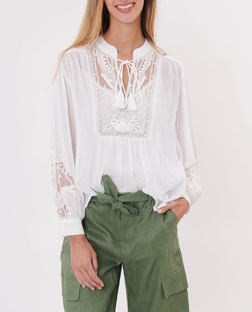 Imagen 0 de Blusa de mujer con escote redondo y manga larga.