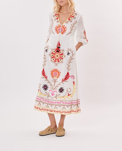 Imagen 0 de Vestido de mujer midi  con escote pico y manga francesa.