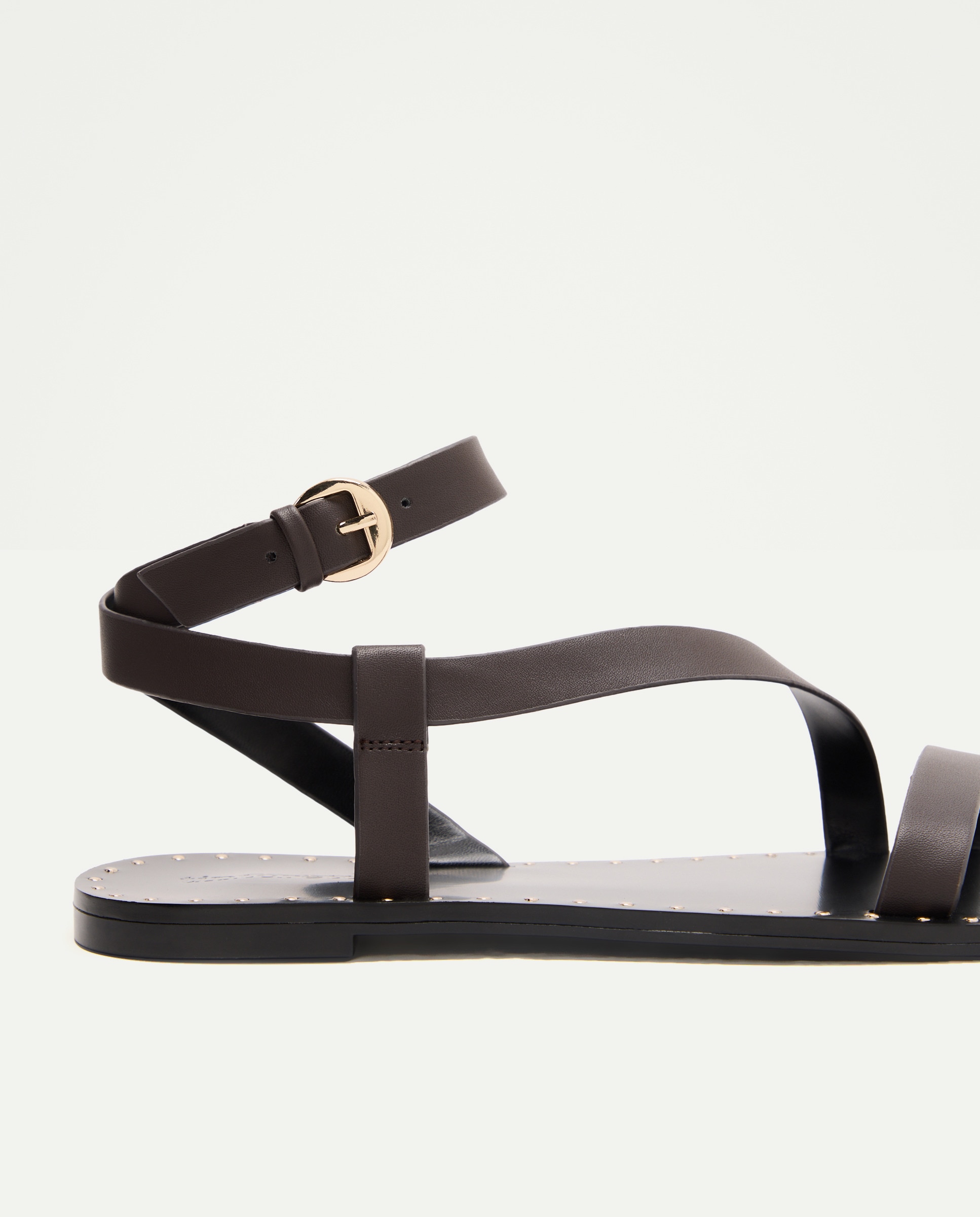 Sandálias Rasas com Tachas Chocolate-5