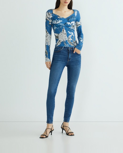 Imagen 0 de Blusa de mujer estampado flores.