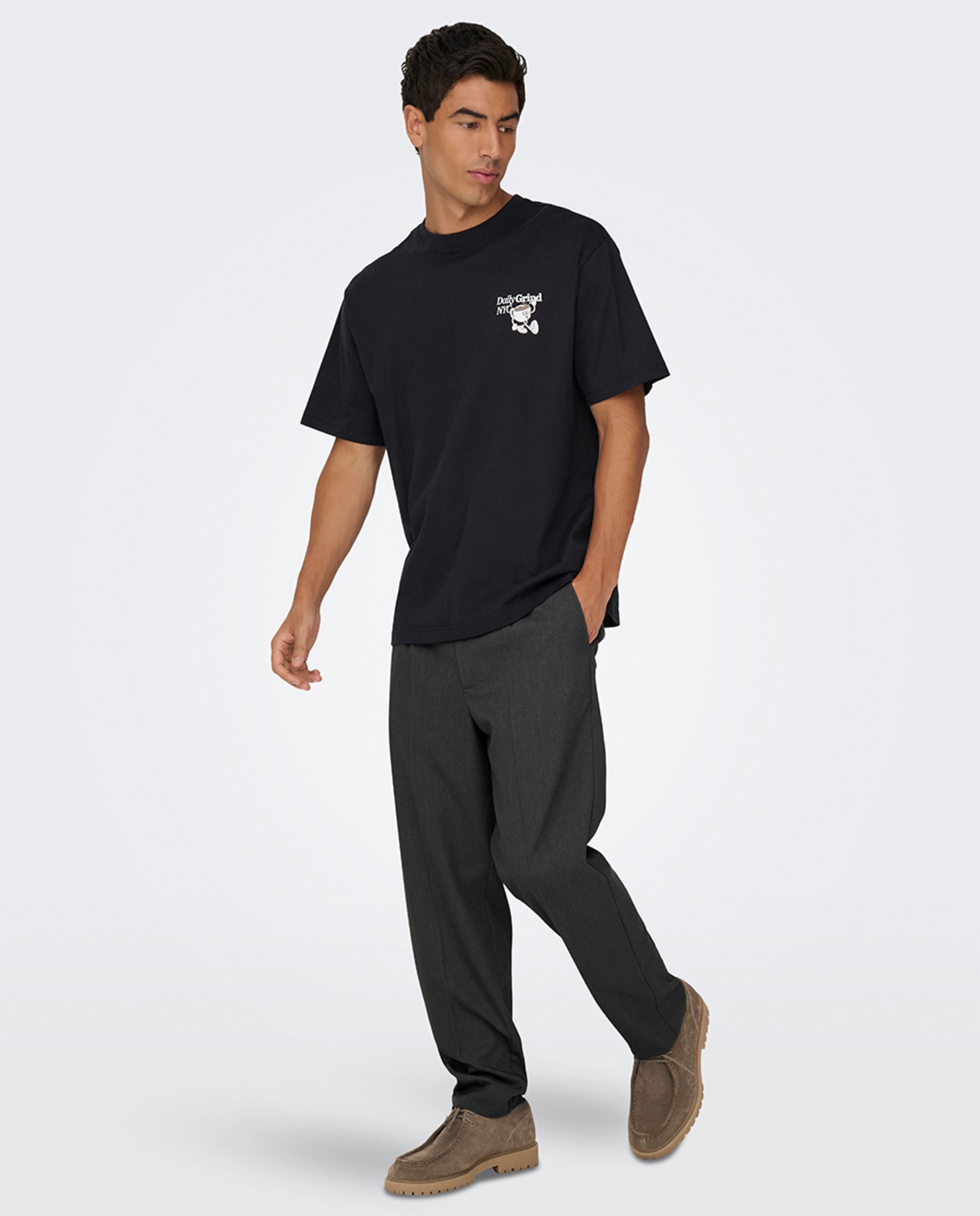 Imagem 0 de Calças Chino. Tapered Fit.