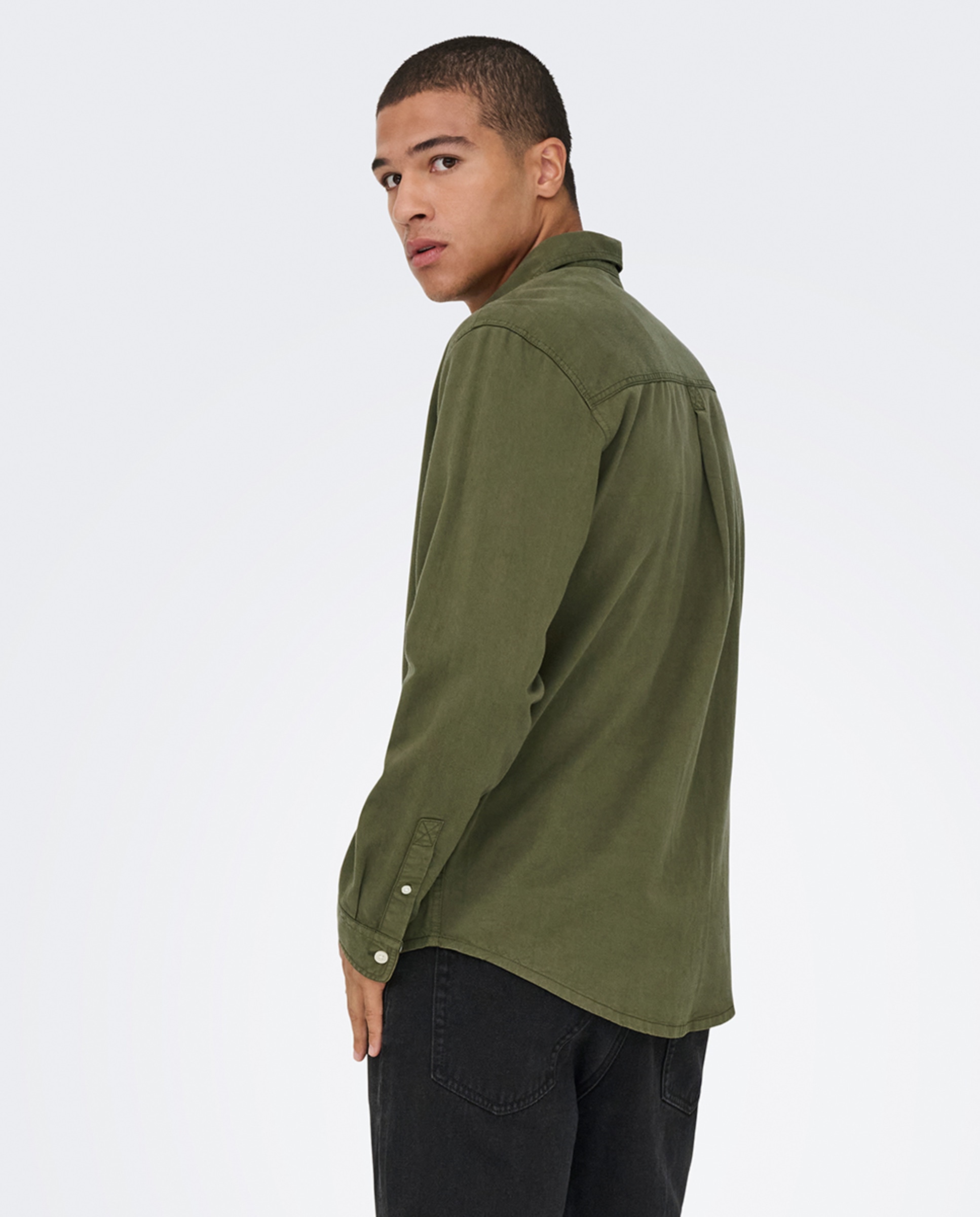 Camisa Regular Fit com Manga Comprida Verde-militar-2