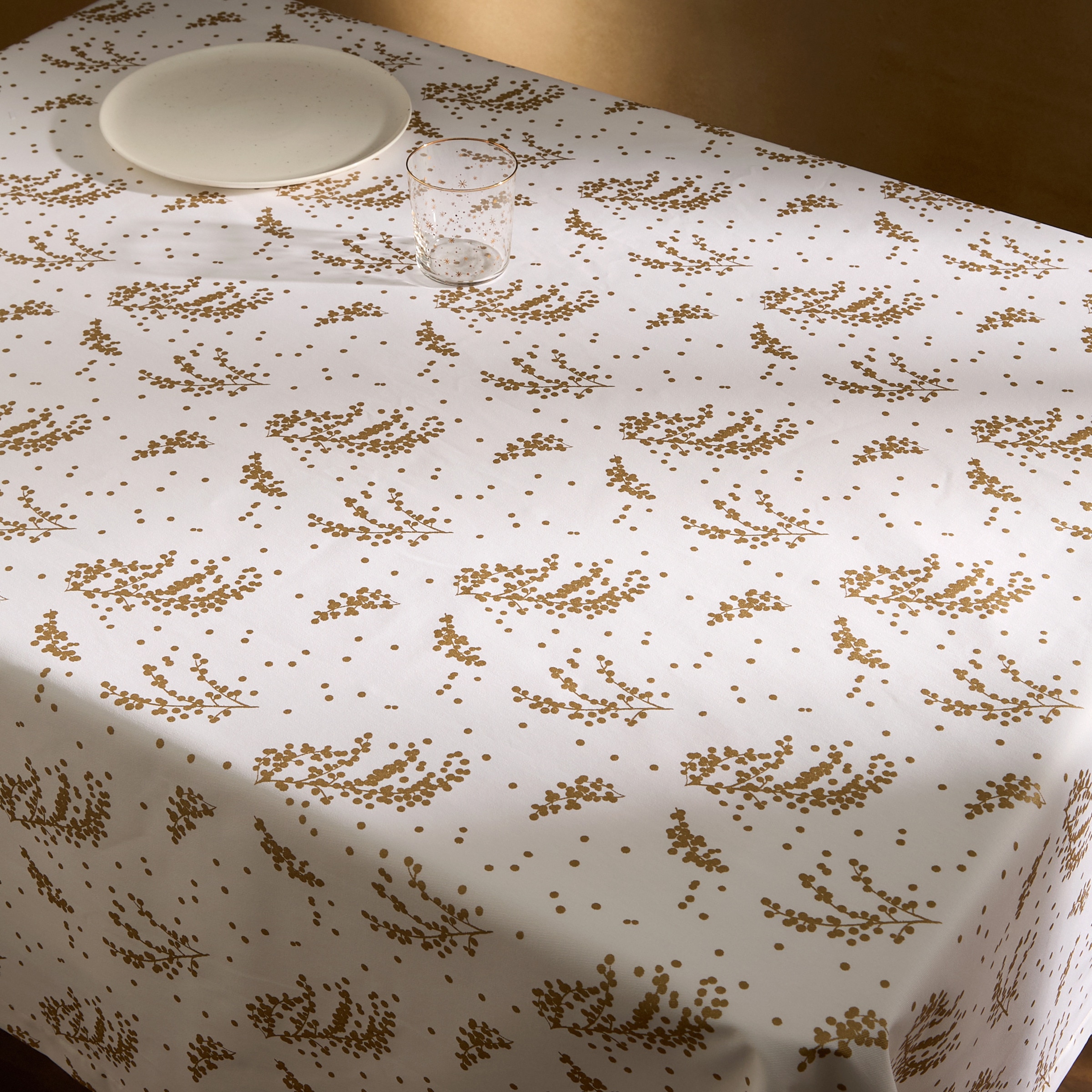 Imagem 0 de Toalha de Mesa Antinódoas Resinada Cotton