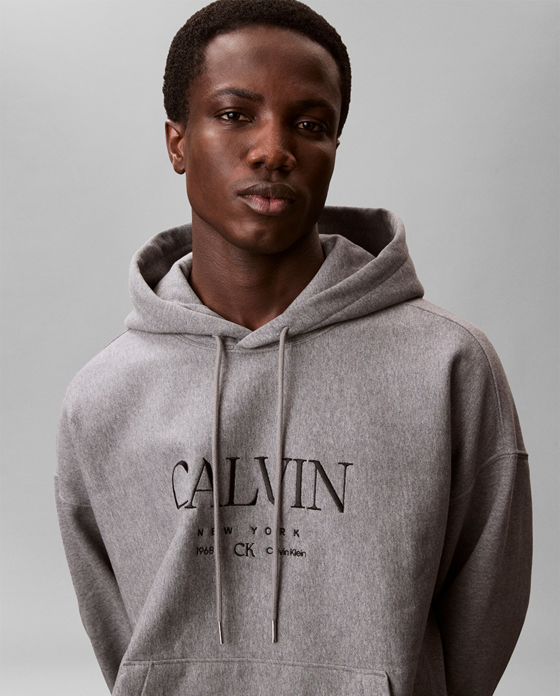 Sweatshirt Premium Bordada Cinzento-3