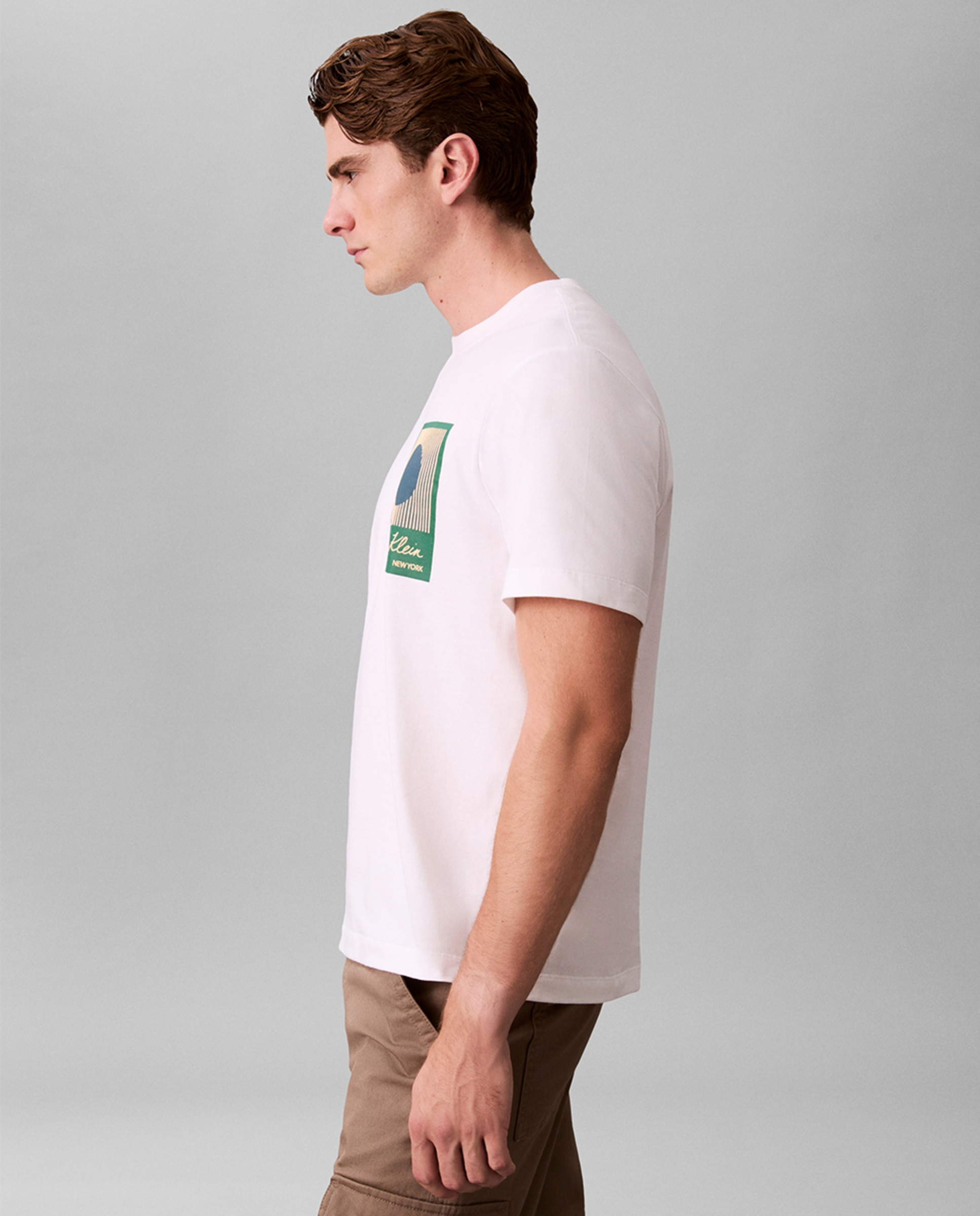 T-shirt com Desenho de Logótipo Branco-4