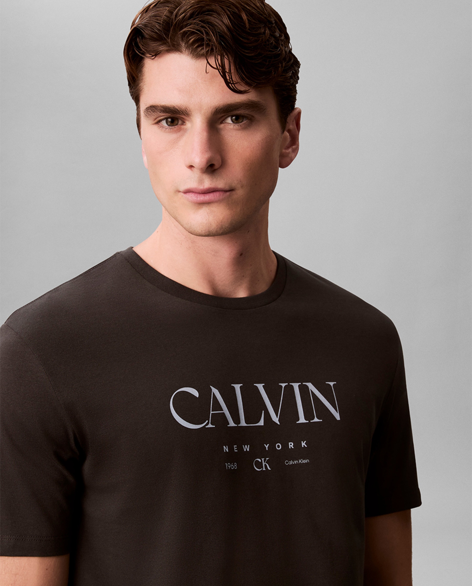 T-shirt com Desenho Gráfico Preto-3