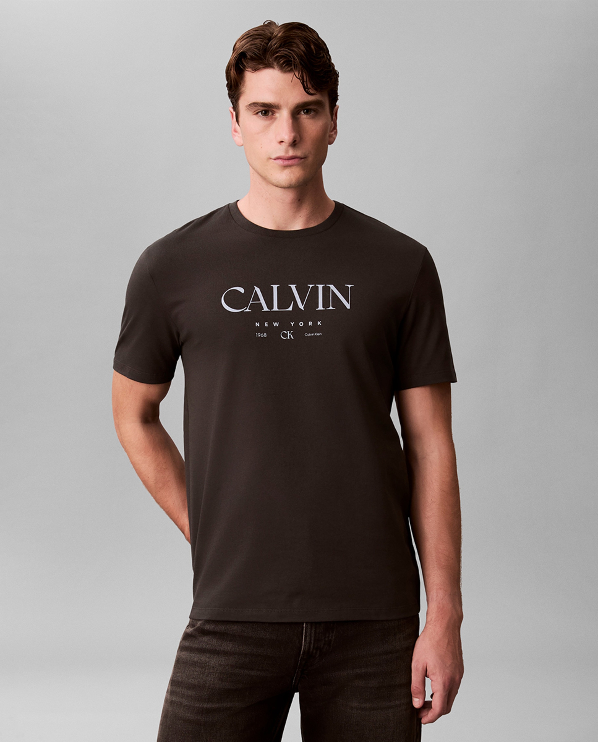 T-shirt com Desenho Gráfico Preto-1