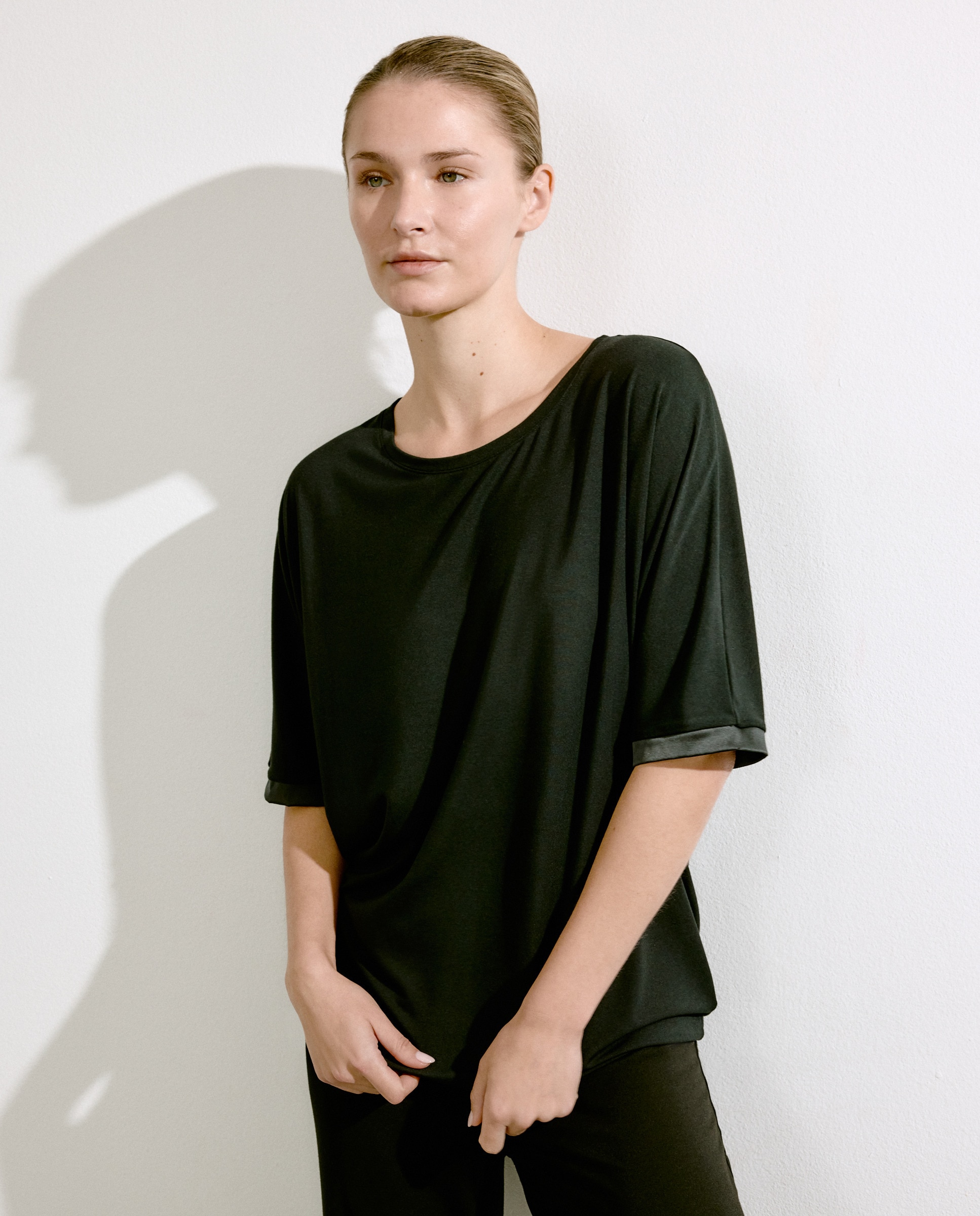 Imagem 0 de T-shirt de Manga Curta e Decote Redondo com Estampado de Logótipo com Efeito de Pérola - Preto