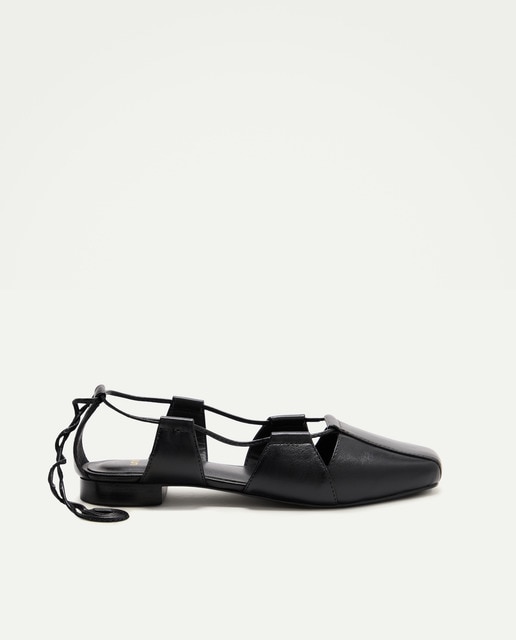 Imagen 0 de Zapato de mujer de piel abierto