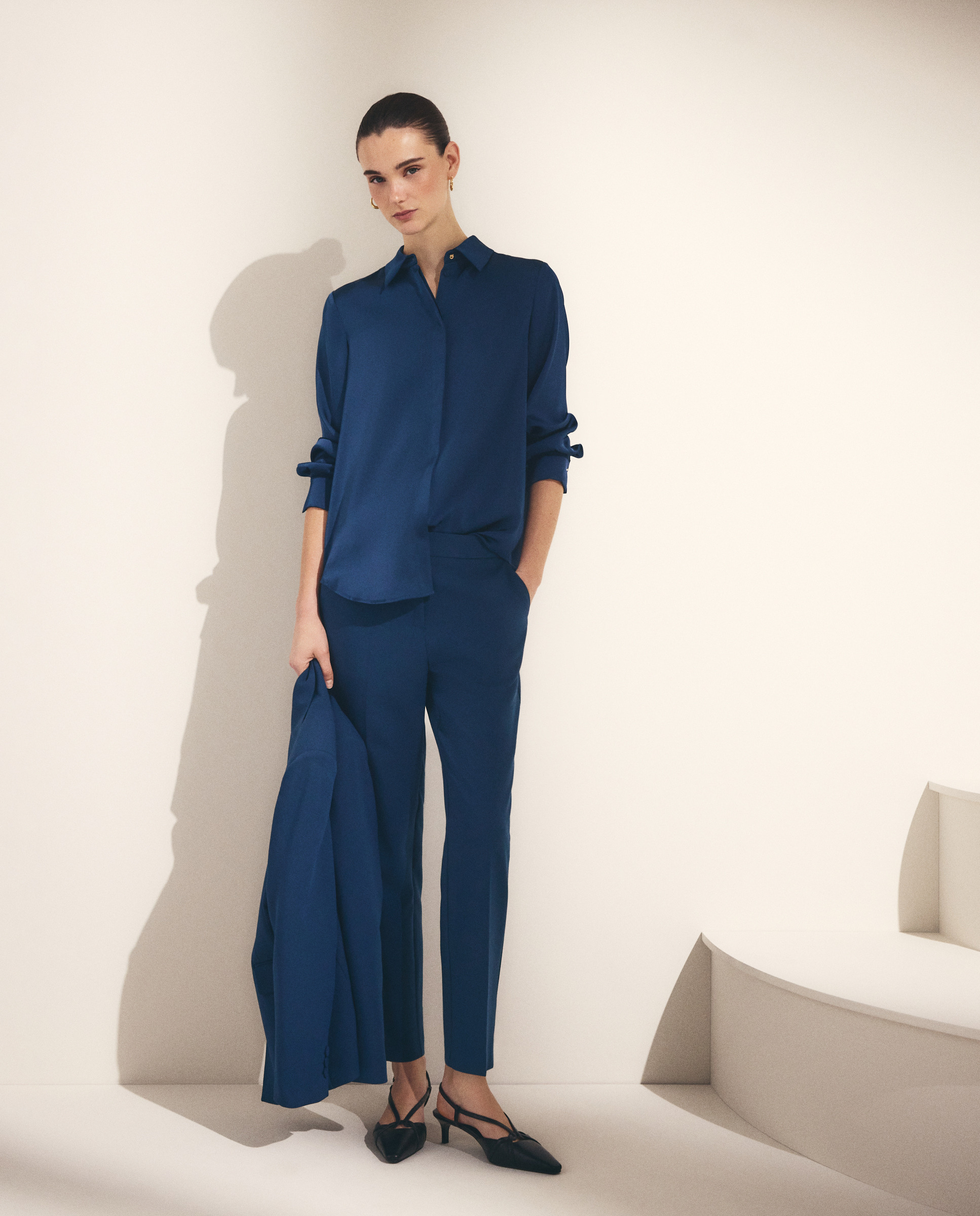 Blusa de Cetim Liso com Manga Comprida Azul-escuro-2