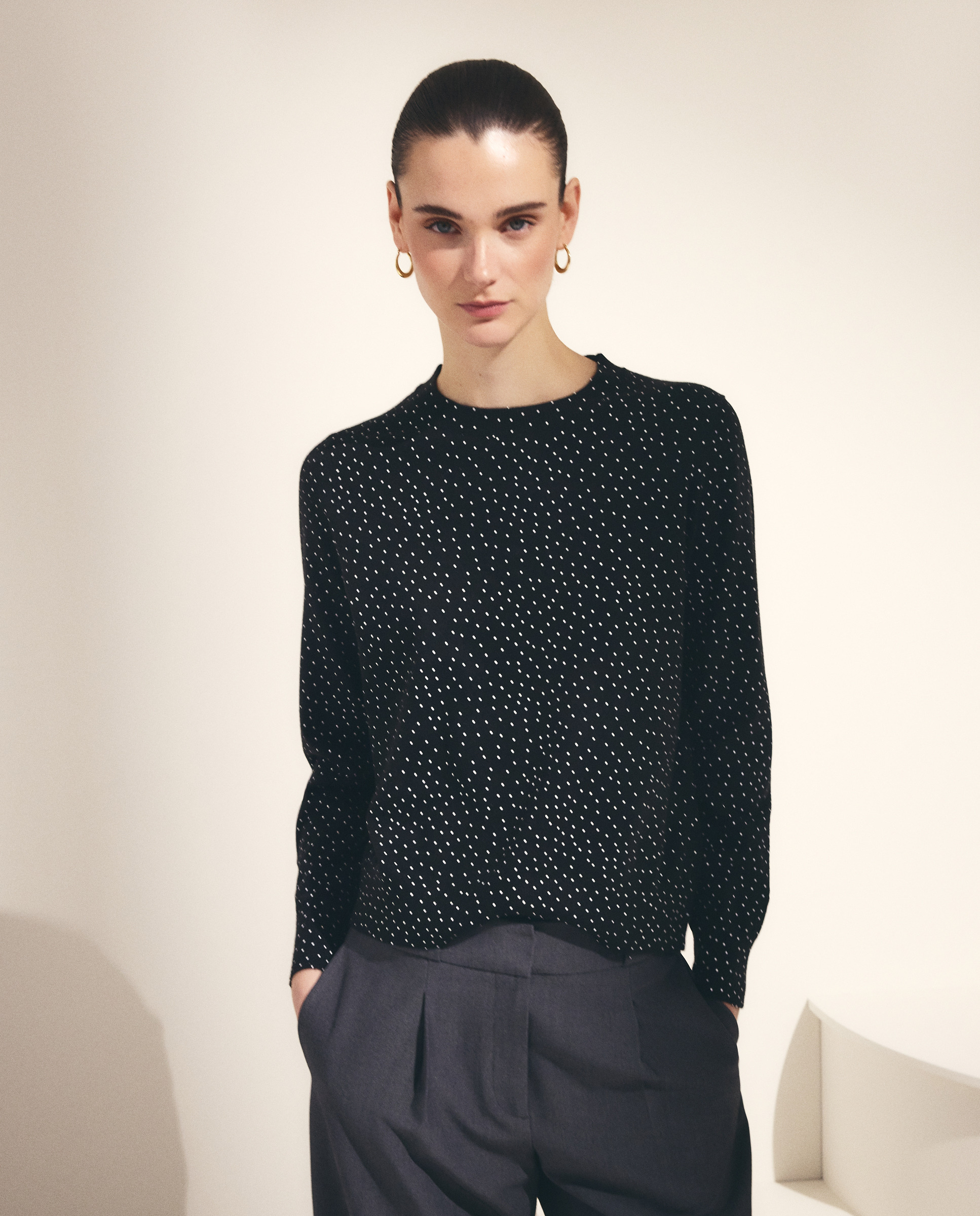 Camisola de Malha com Decote Redondo e Estampado às Bolinhas Preto-2