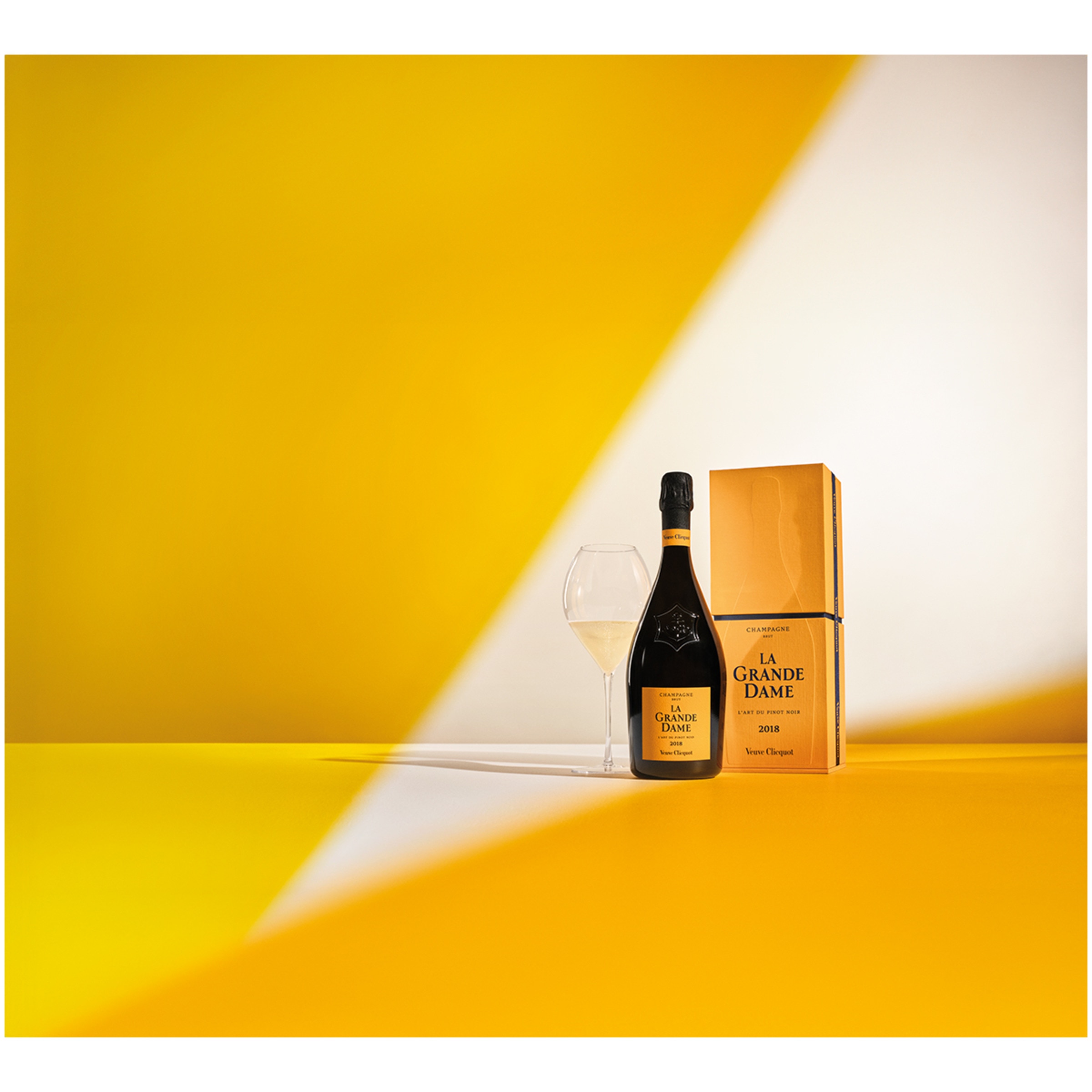 Estuche Champagne Veuve Clicquot La Grande Dame 2018 3